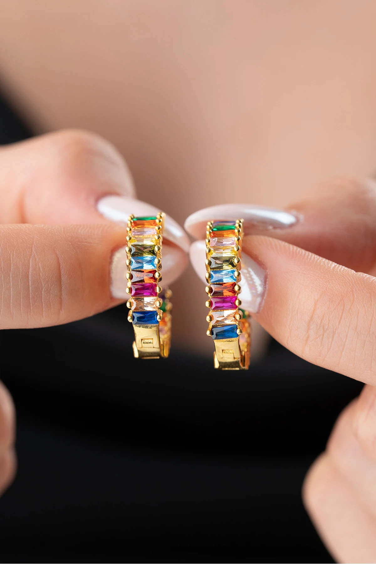 Gümüş Baget Renkli Taşlı Halka Küpe