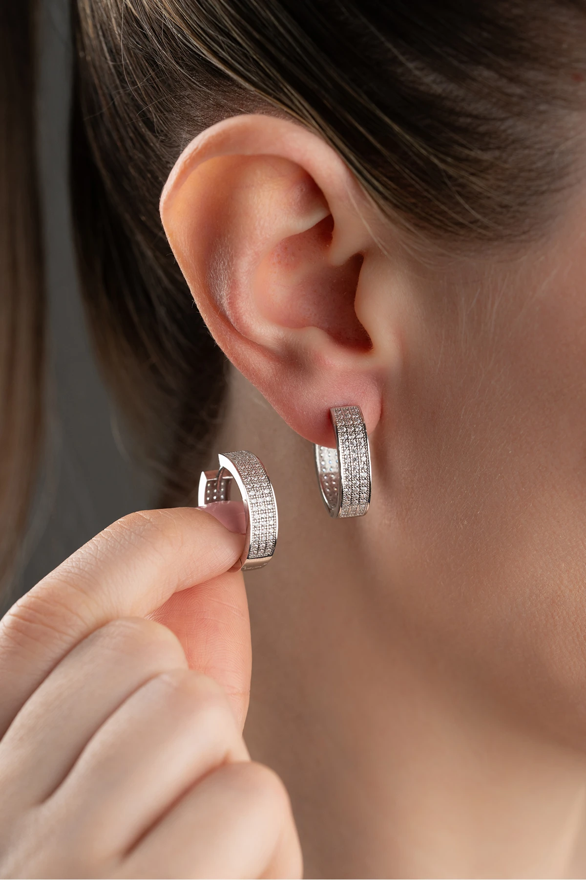 Gümüş Taşlı Halka Küpe