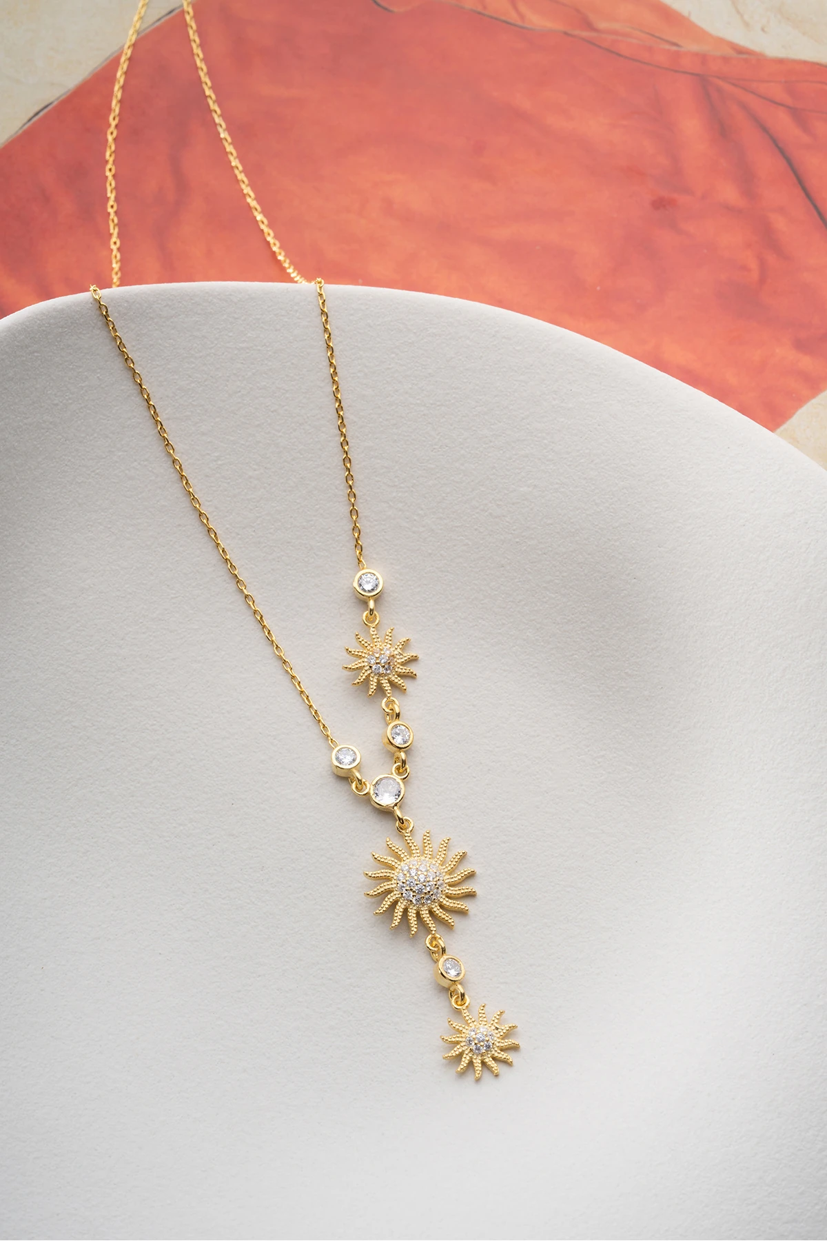 Gümüş Akışlı Güneş Kolye