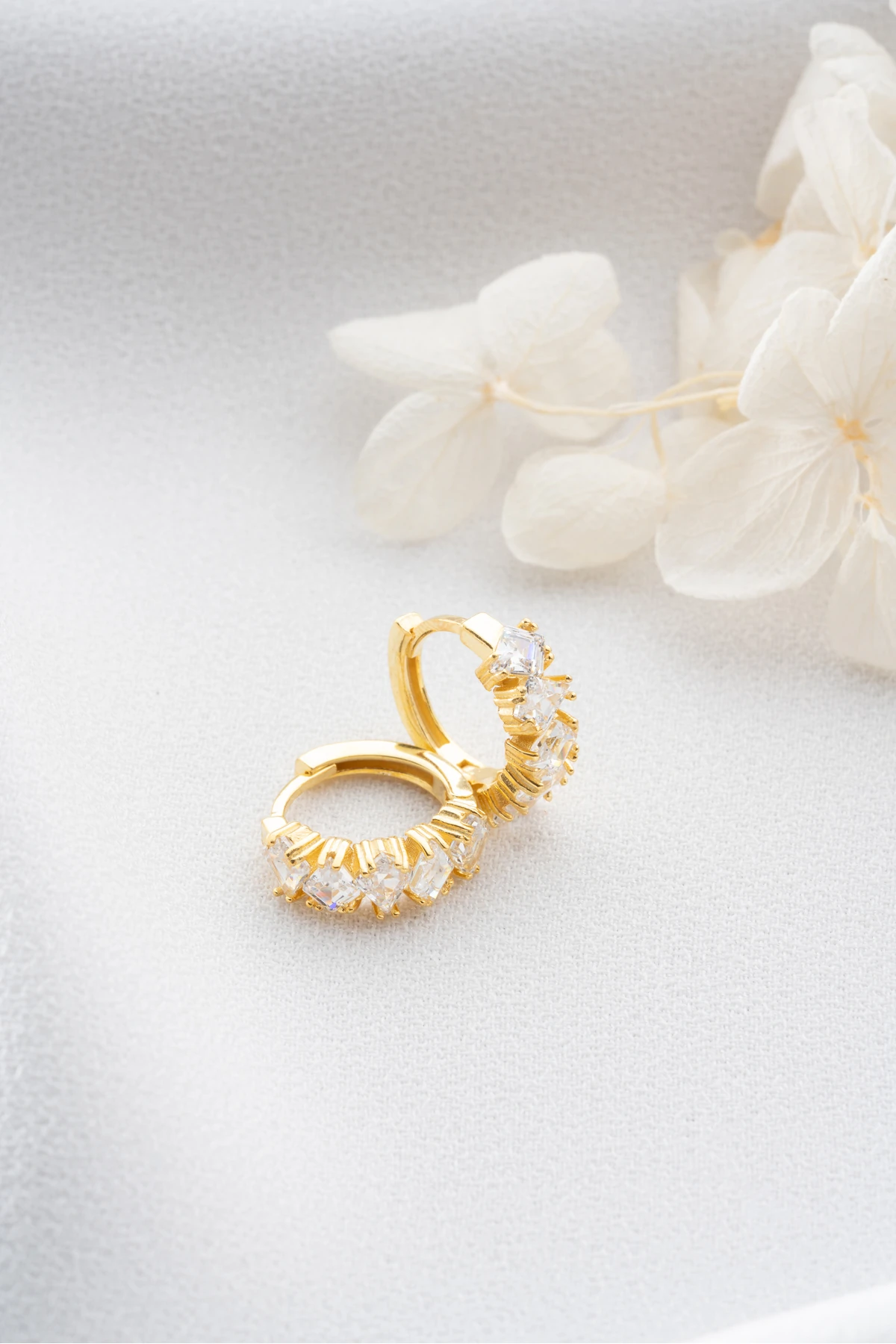 Gümüş Zirkon Taşlı Halka Küpe