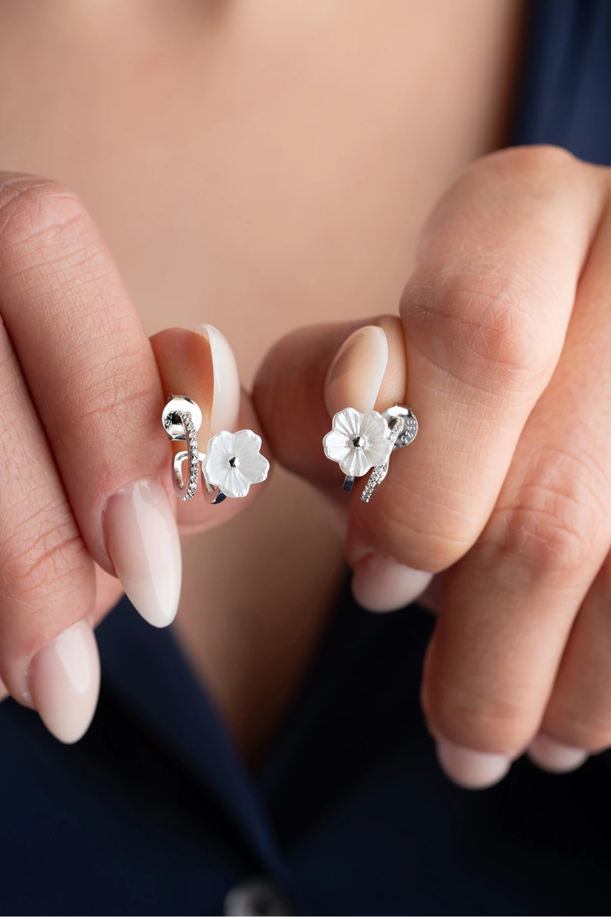 Gümüş Sedefli Çiçek Küpe