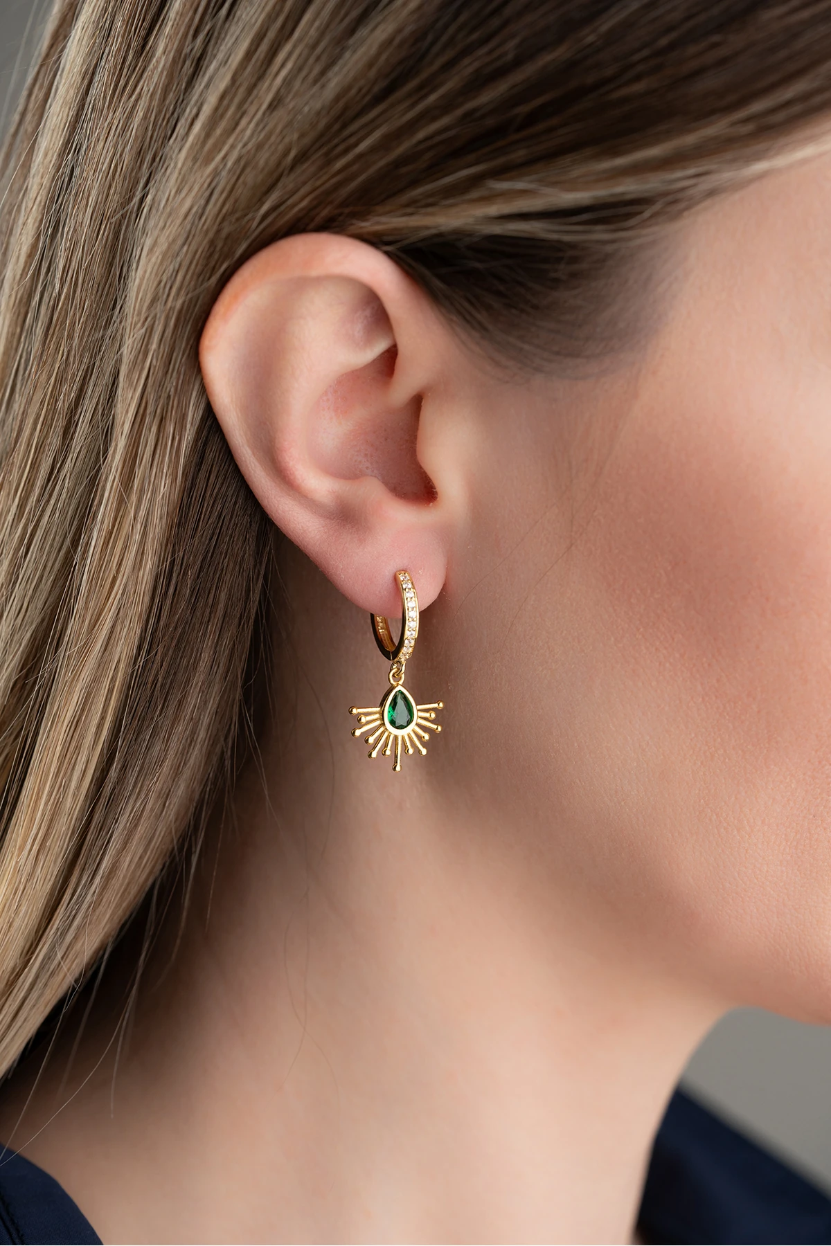 Gümüş Güneş Model Küpe