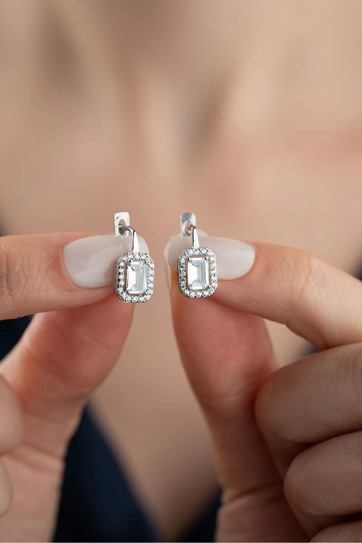 Gümüş Baget Taşlı Küpe