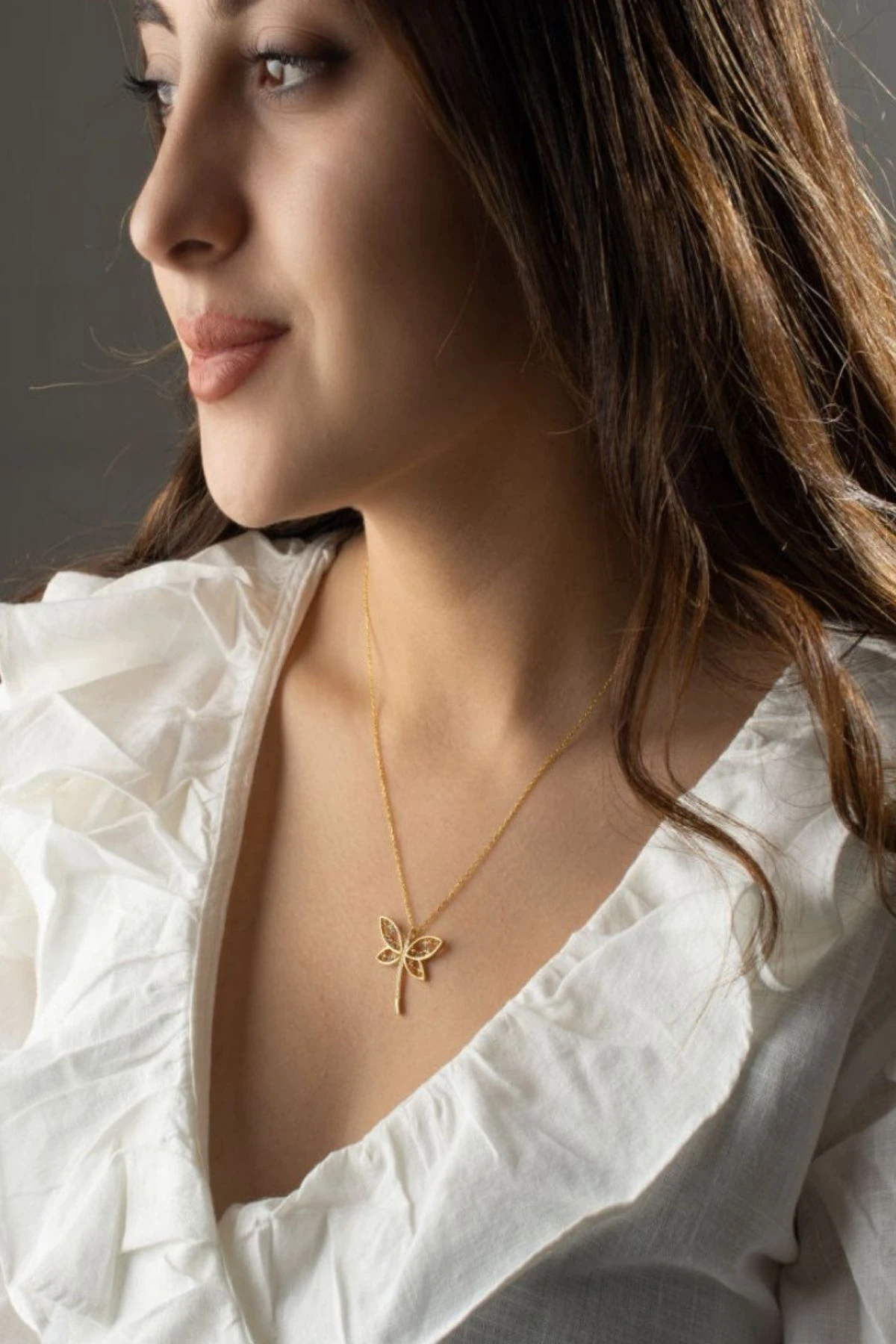 Gümüş Renkli Taşlı Yusufçuk Kolye