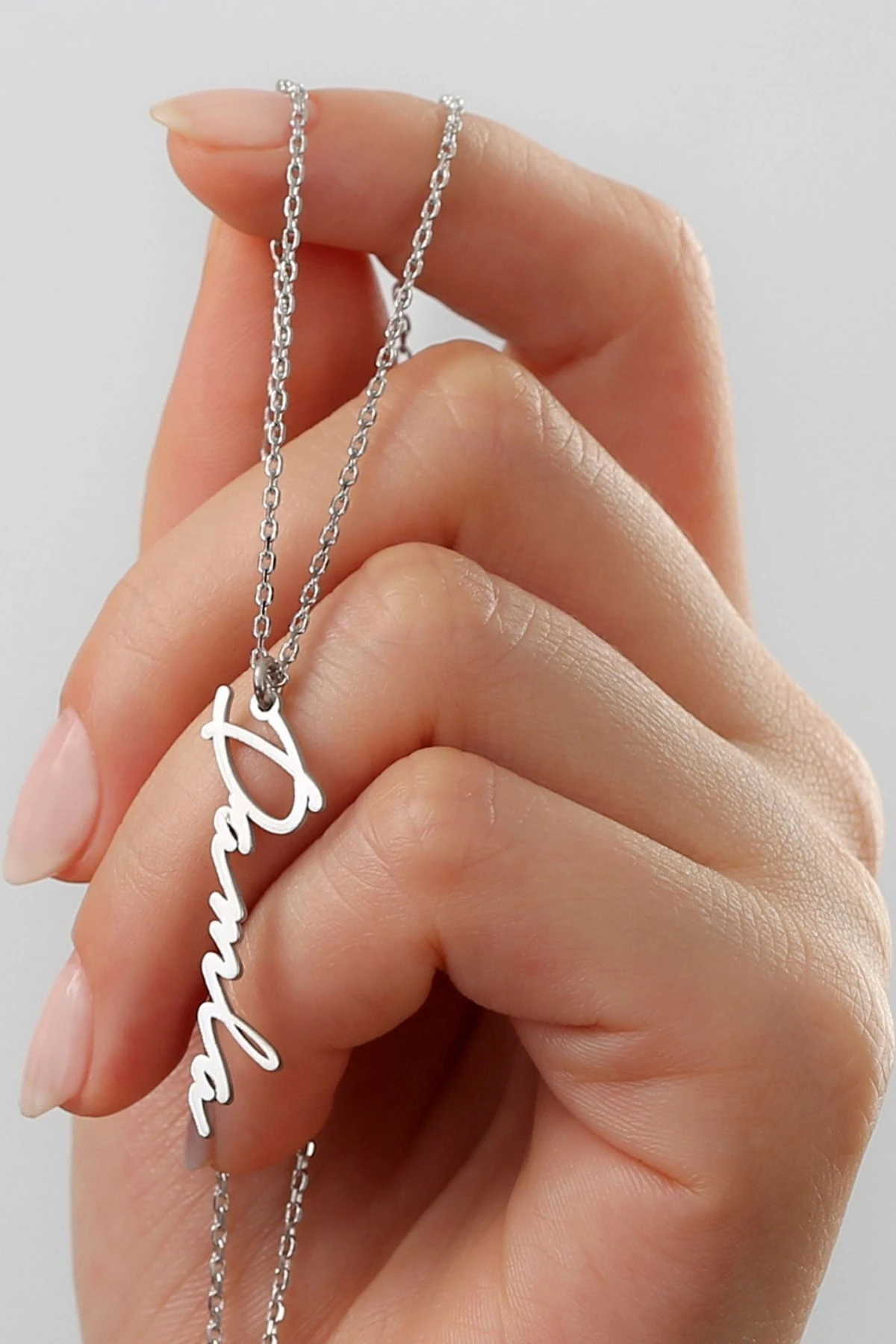 Gümüş Kişiye Özel Italik Isimli Kolye