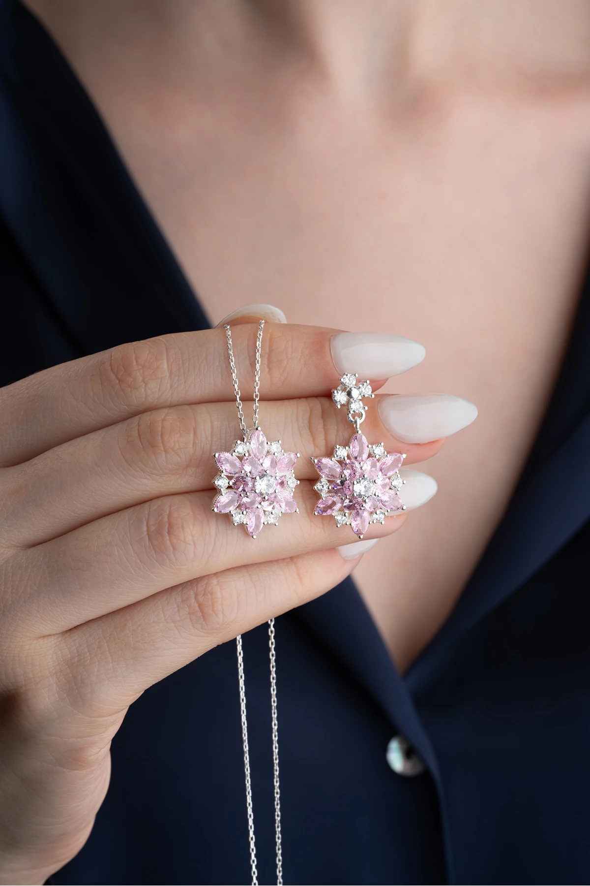 gümüş Işıklı Kutu Pembe Oval Taşlı Takı (Kolye-Küpe) Seti