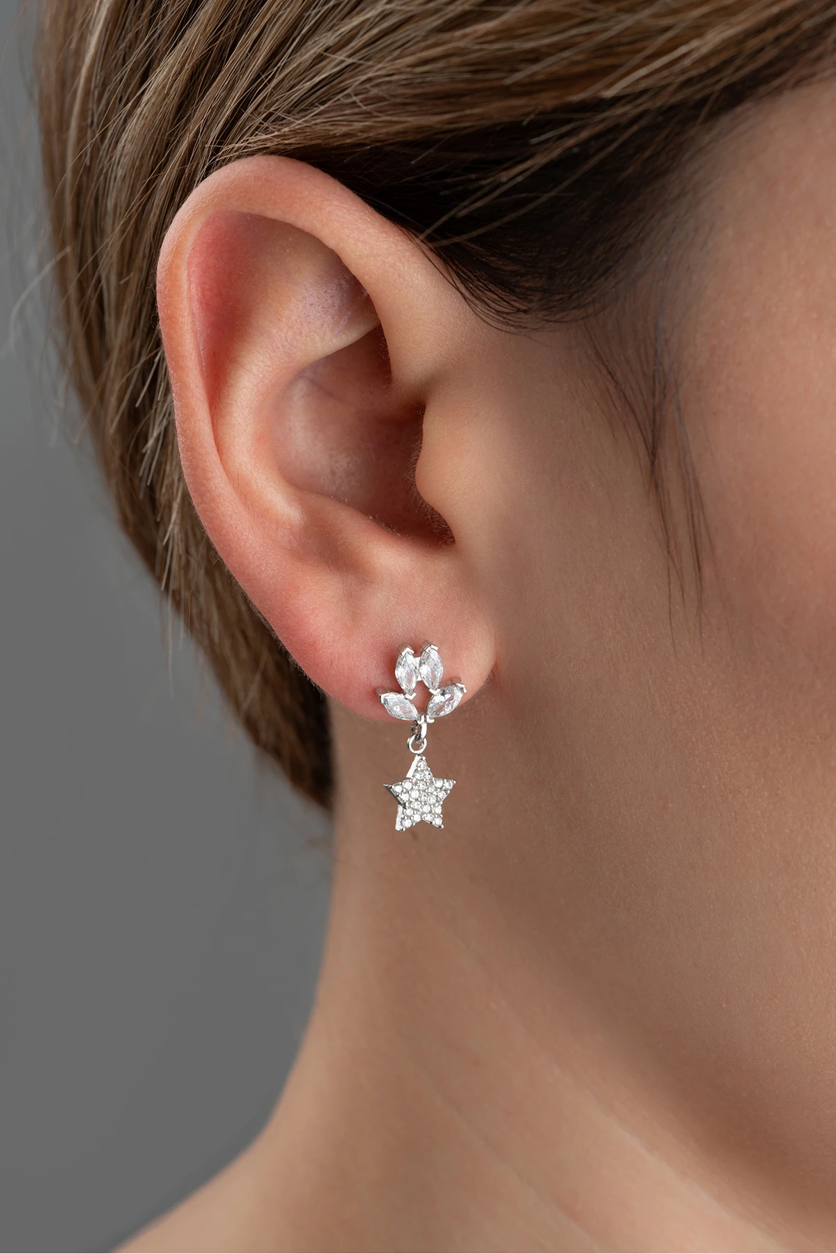 Gümüş Sallantılı Yıldız Küpe