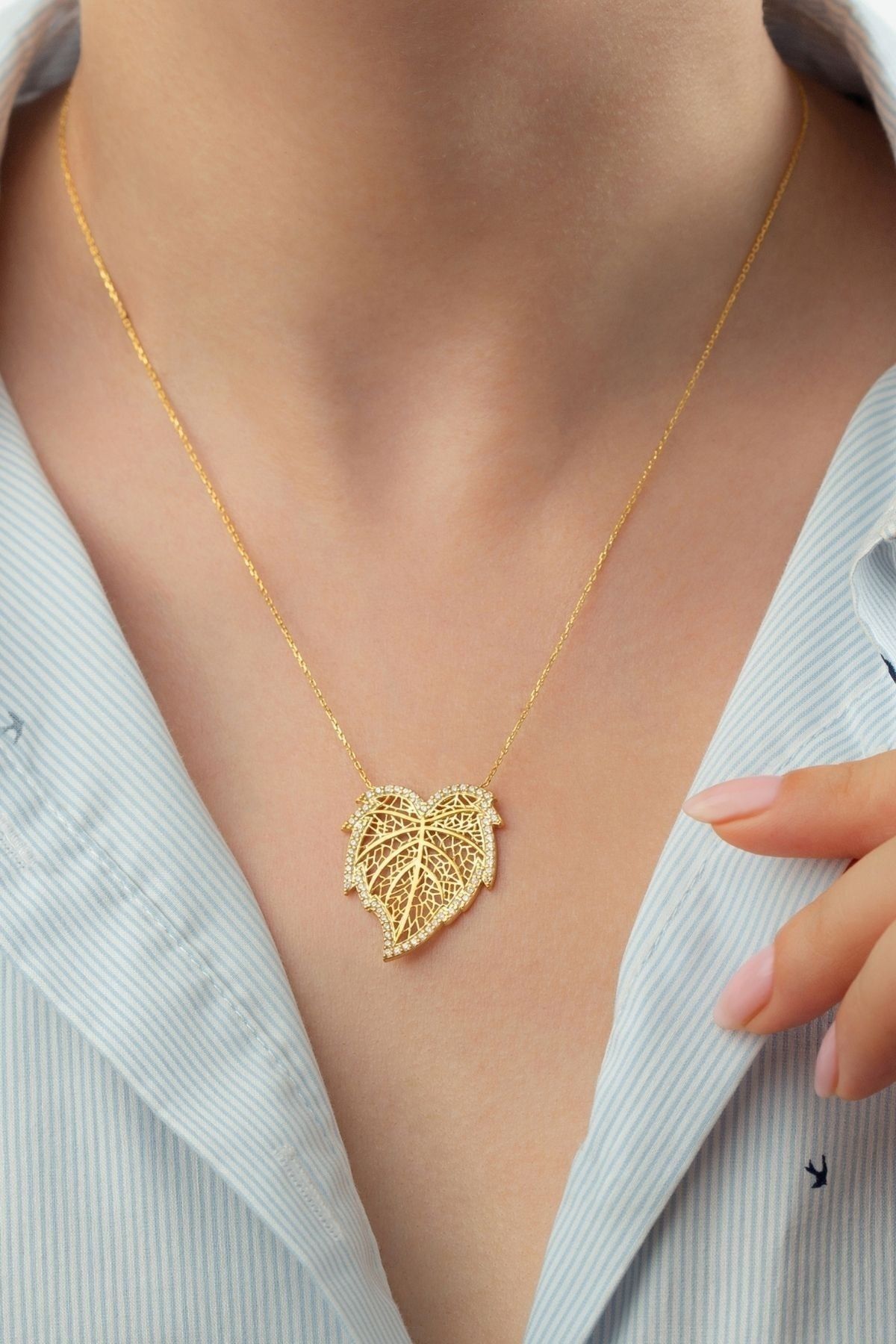 Gümüş Çınar Yaprağı Kolye