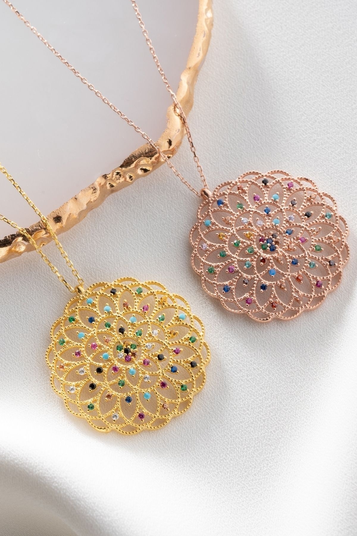 Gümüş Yaşam Çiçeği Kolye