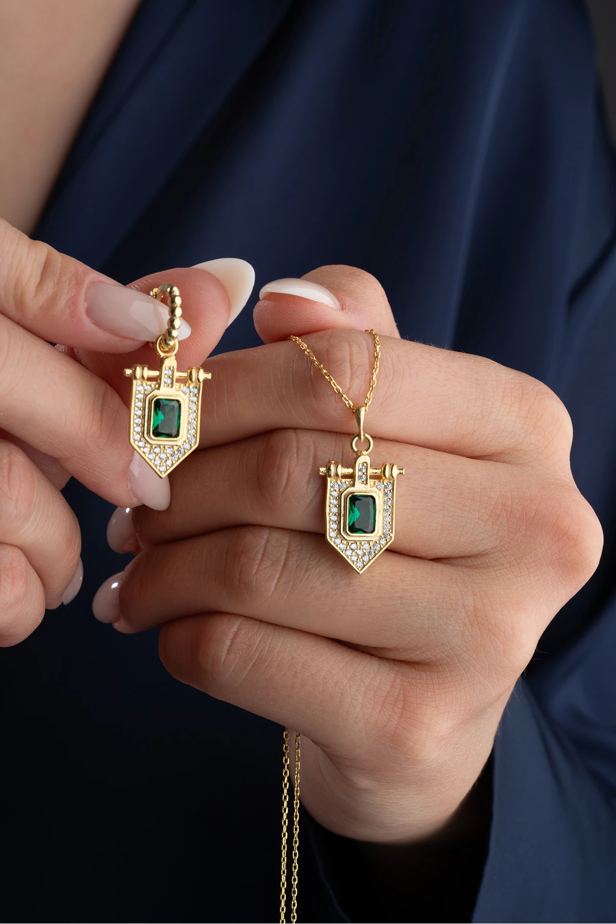 Gümüş Yeşil Taşlı Trend Takı (Kolye-Küpe) Seti