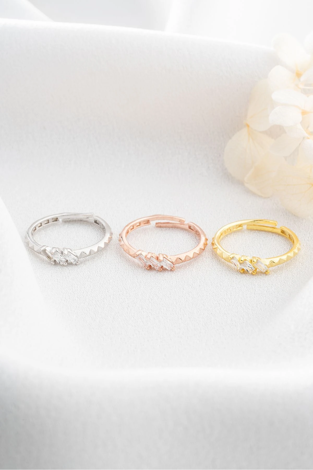 Gümüş Baget Taşlı Trio Ayarlanabilir Yüzük