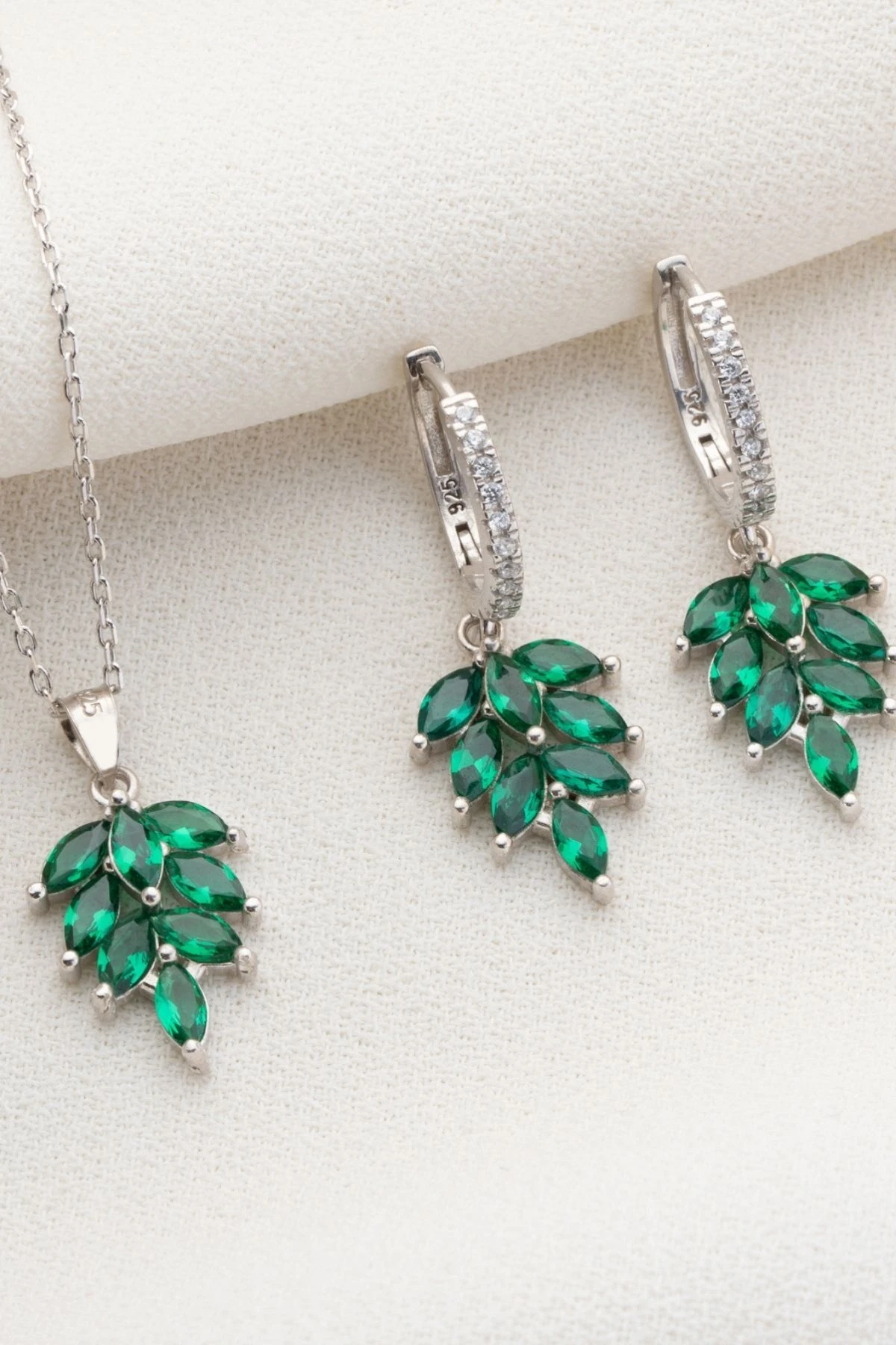 Gümüş Zümrüt Yeşili Kolye Küpe Takı Seti