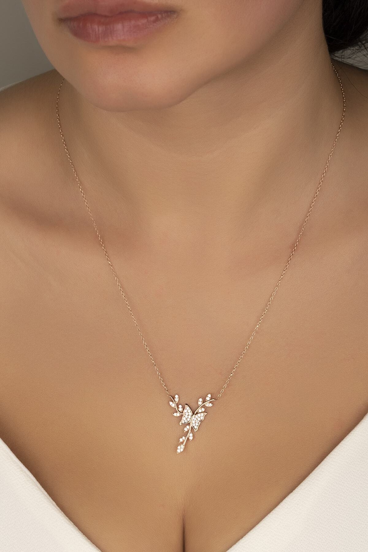 Gümüş Rose Daldaki Kelebek Kolye