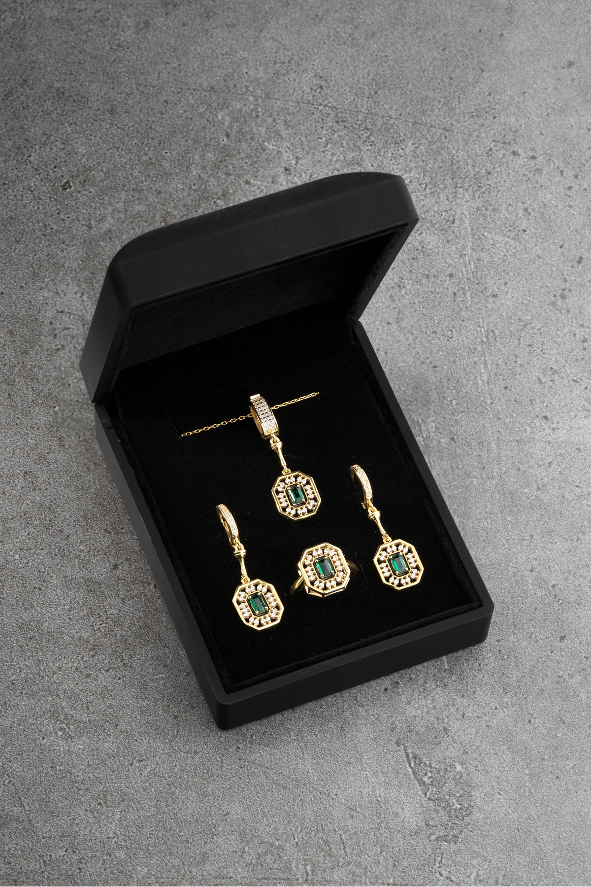 Gümüş Işıklı Kutuda Serenay Set Takım