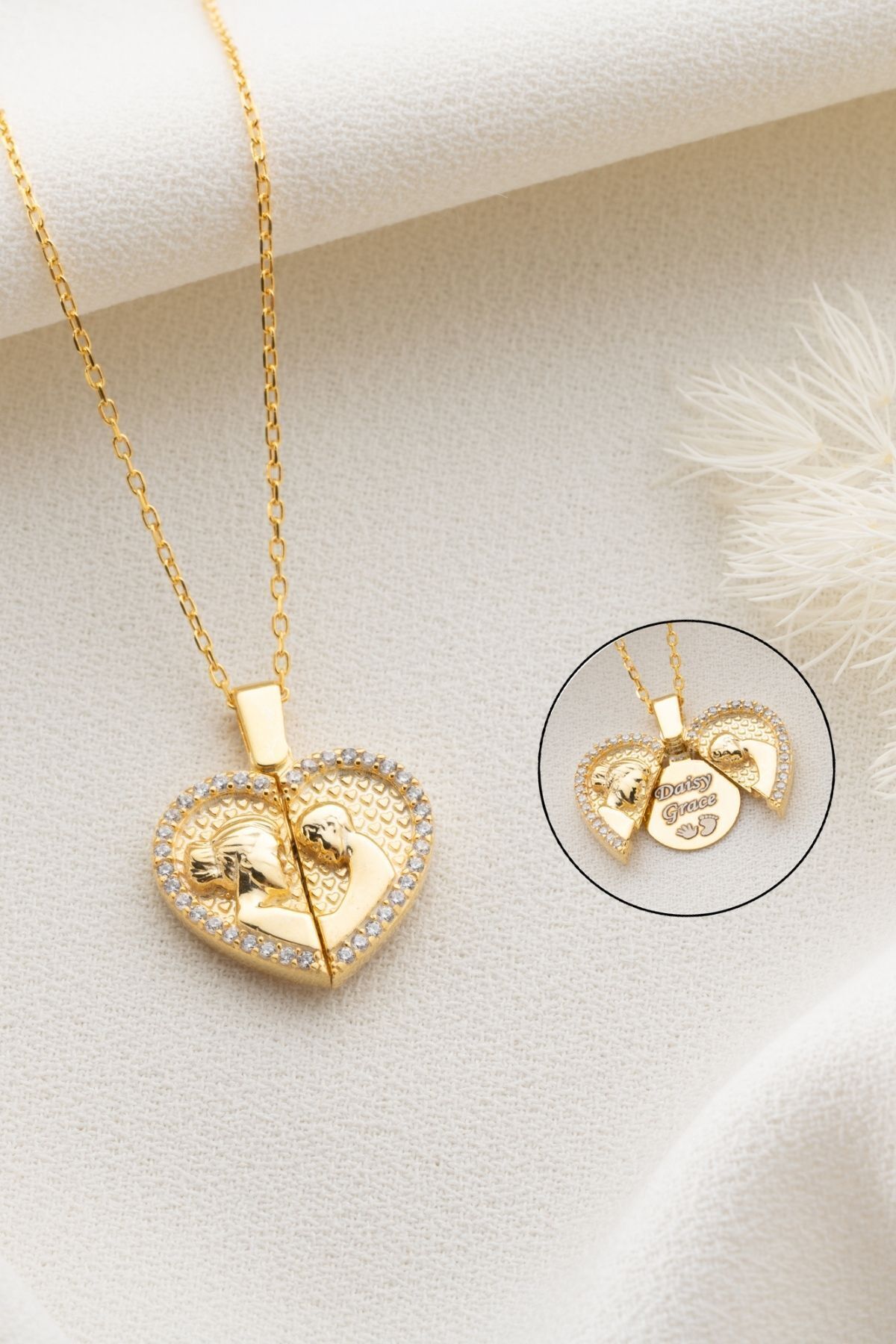 Gümüş Açılabilen Isimli Anne Bebek Kolye