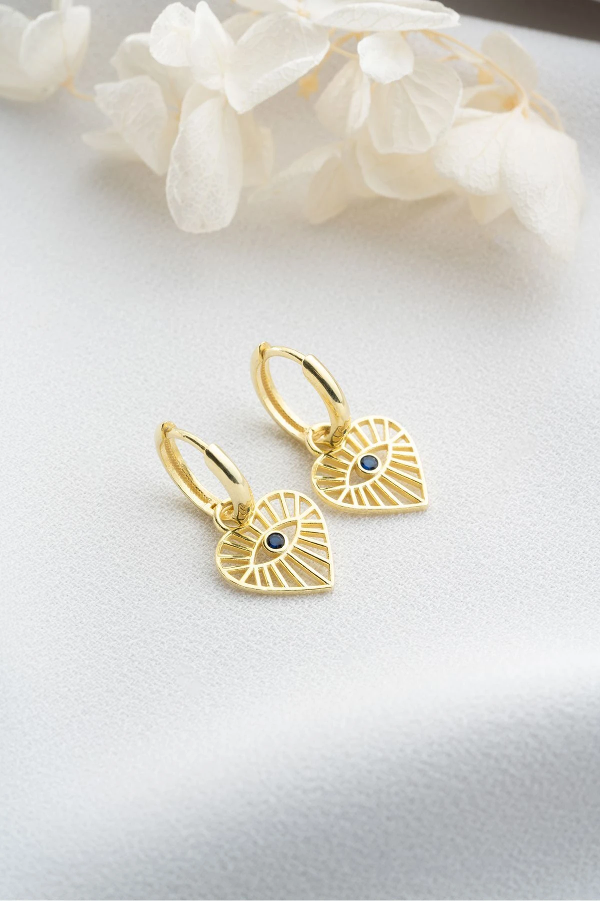 Gümüş Gold Göz Detaylı Kalp Küpe