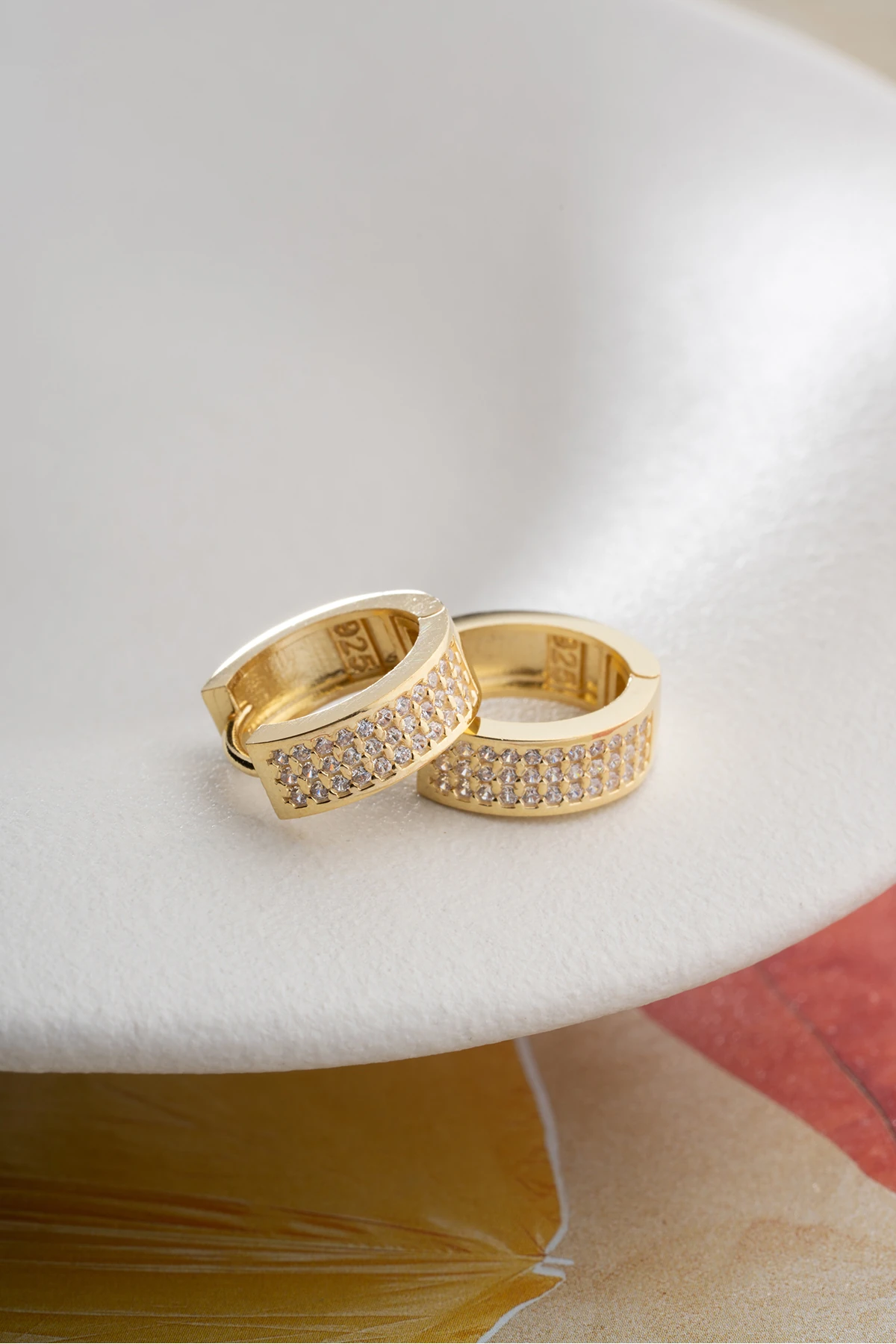 Gümüş Üç Sıra Taşlı Küpe