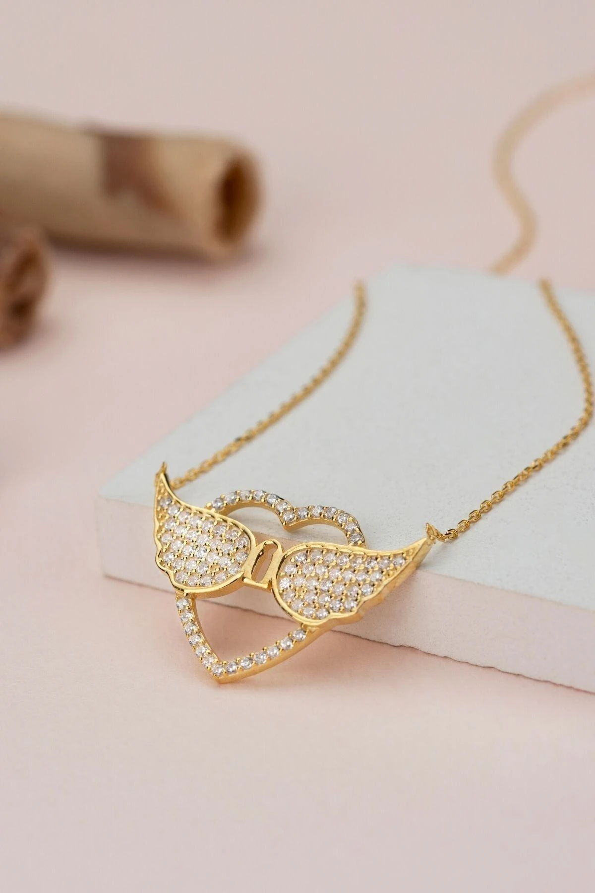 Gümüş Kanatlı Kalp Kolye