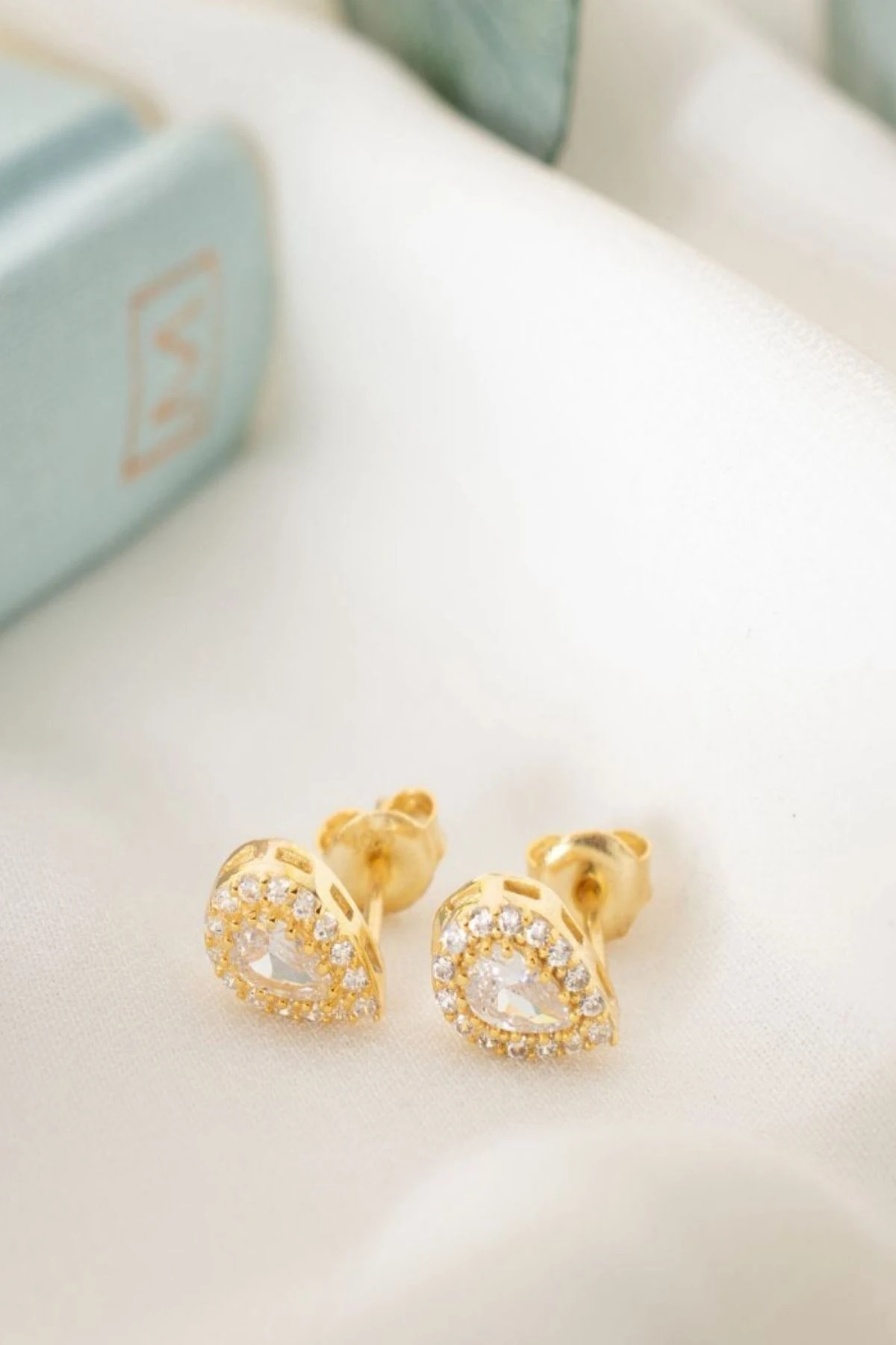 Gümüş Nisan Ayı Doğum Taşı ( Diamond ) Damla Küpe