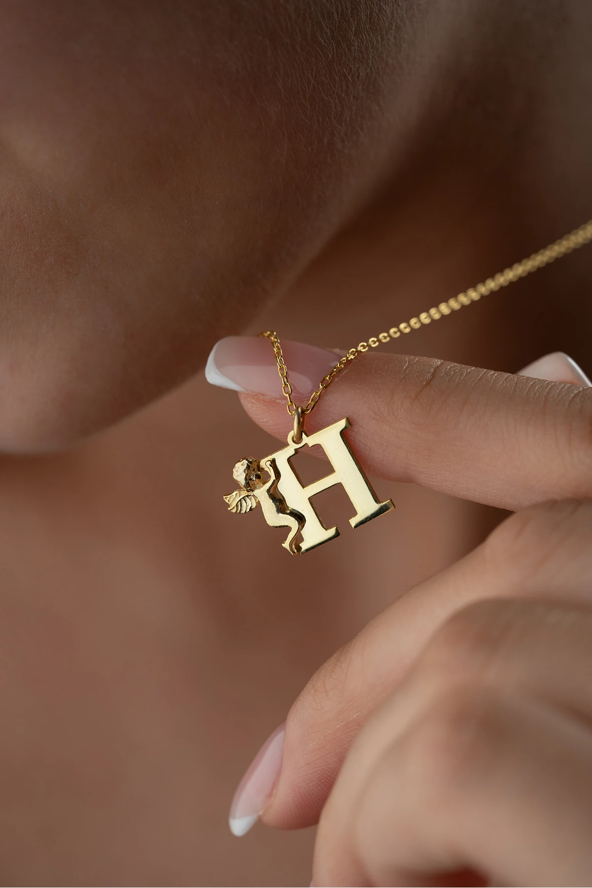 Gümüş Kişiye Özel Melekli Harf Kolye