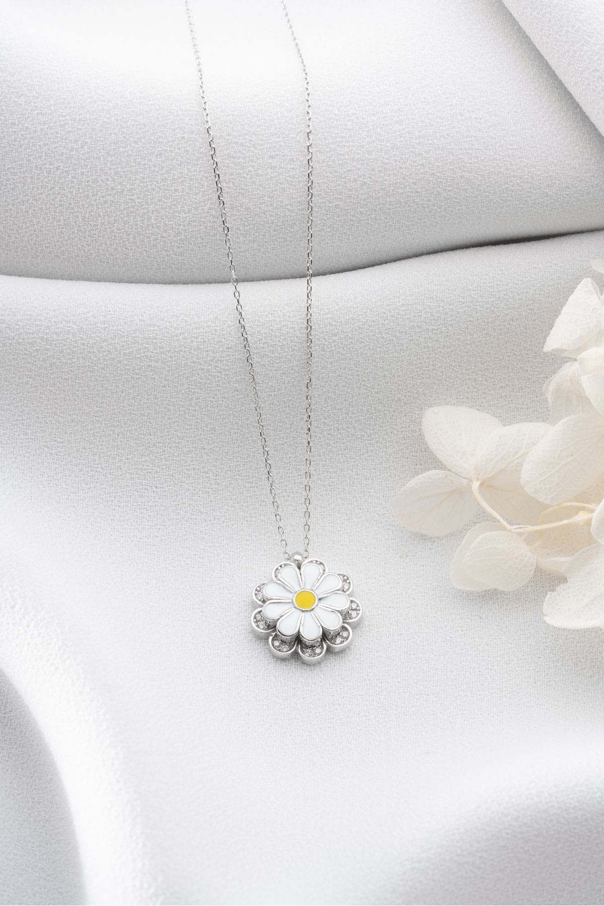 Gümüş Zirkon Taşlı Dönebilen Papatya Kolye