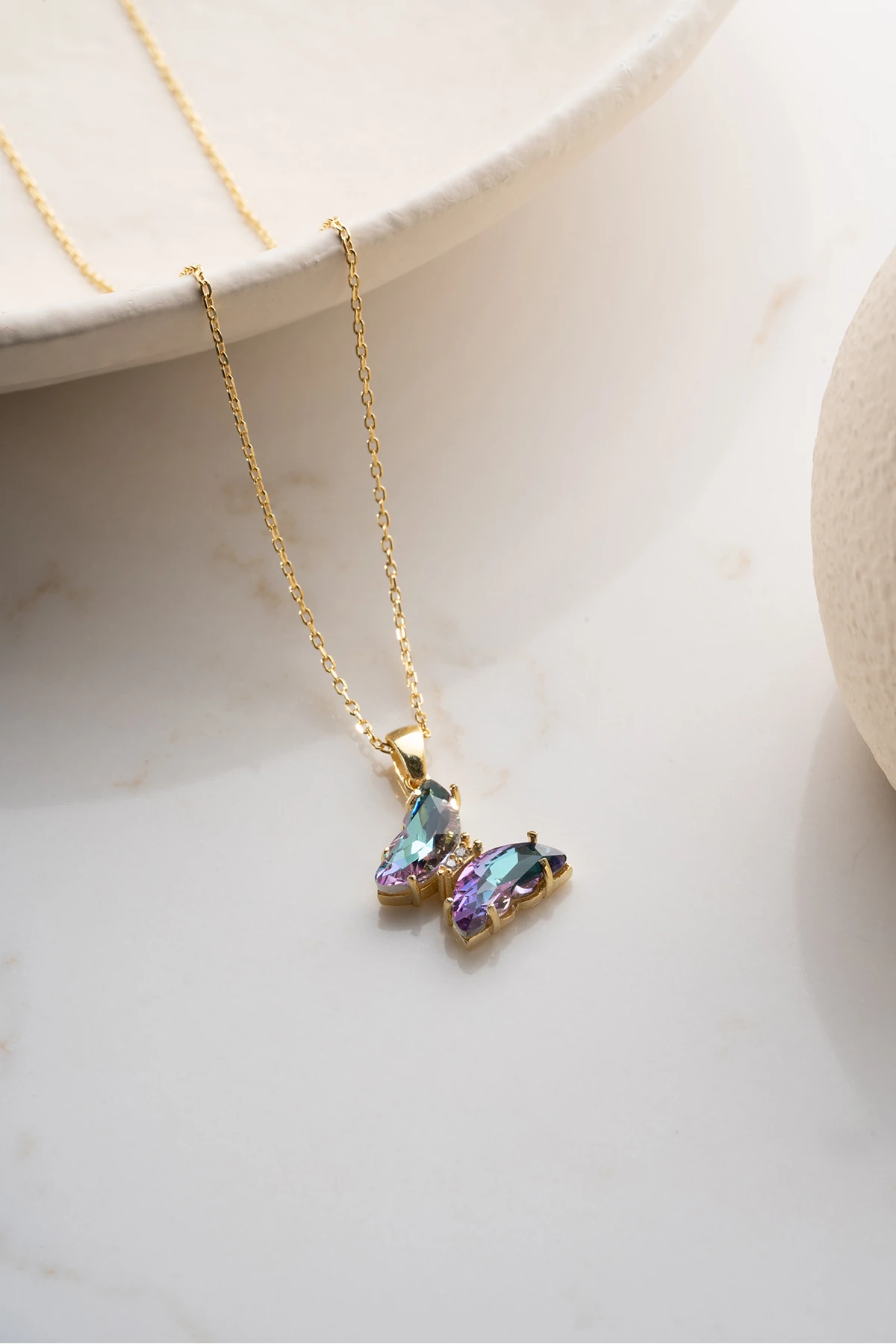 Gümüş Işıklı Kutuda Kelebek Kolye