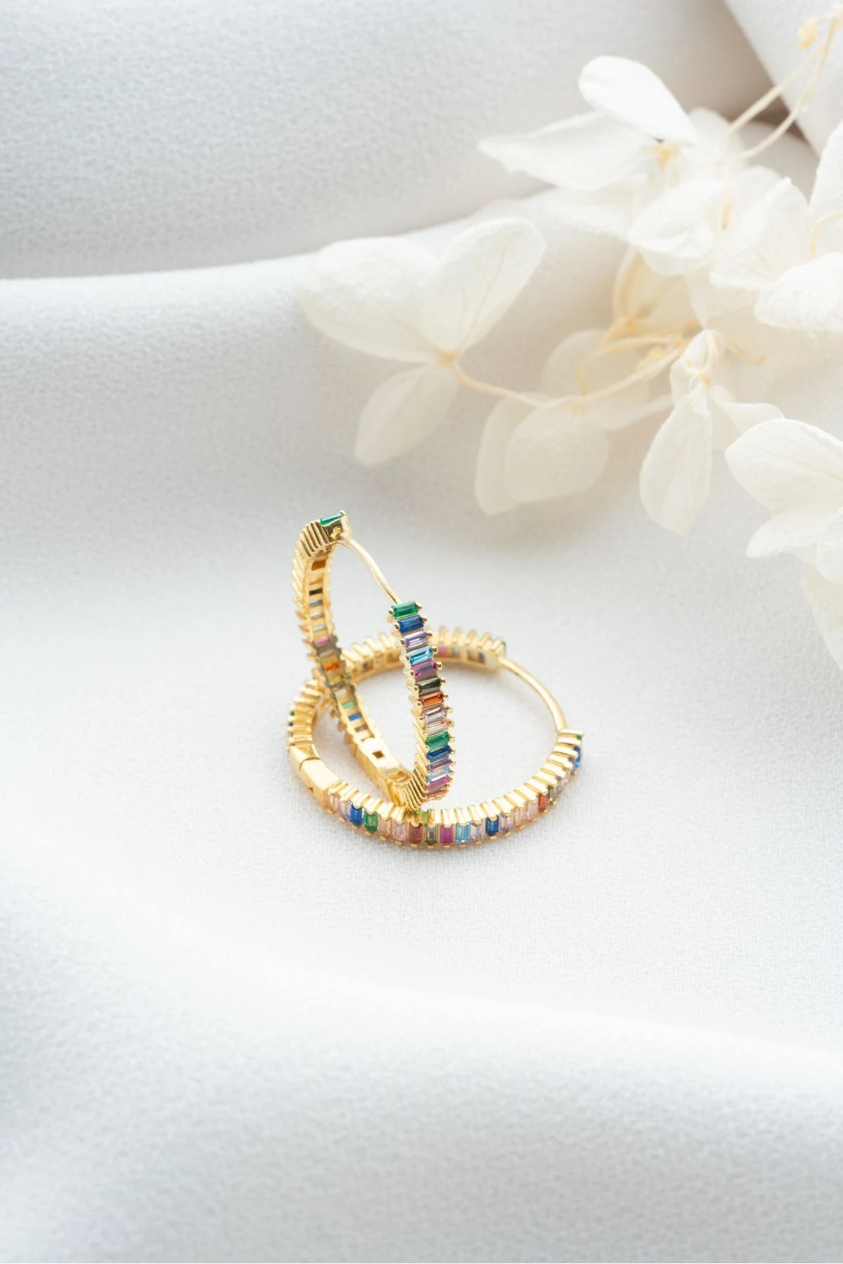 Gümüş Renkli Taşlı Büyük Boy Halka Küpe