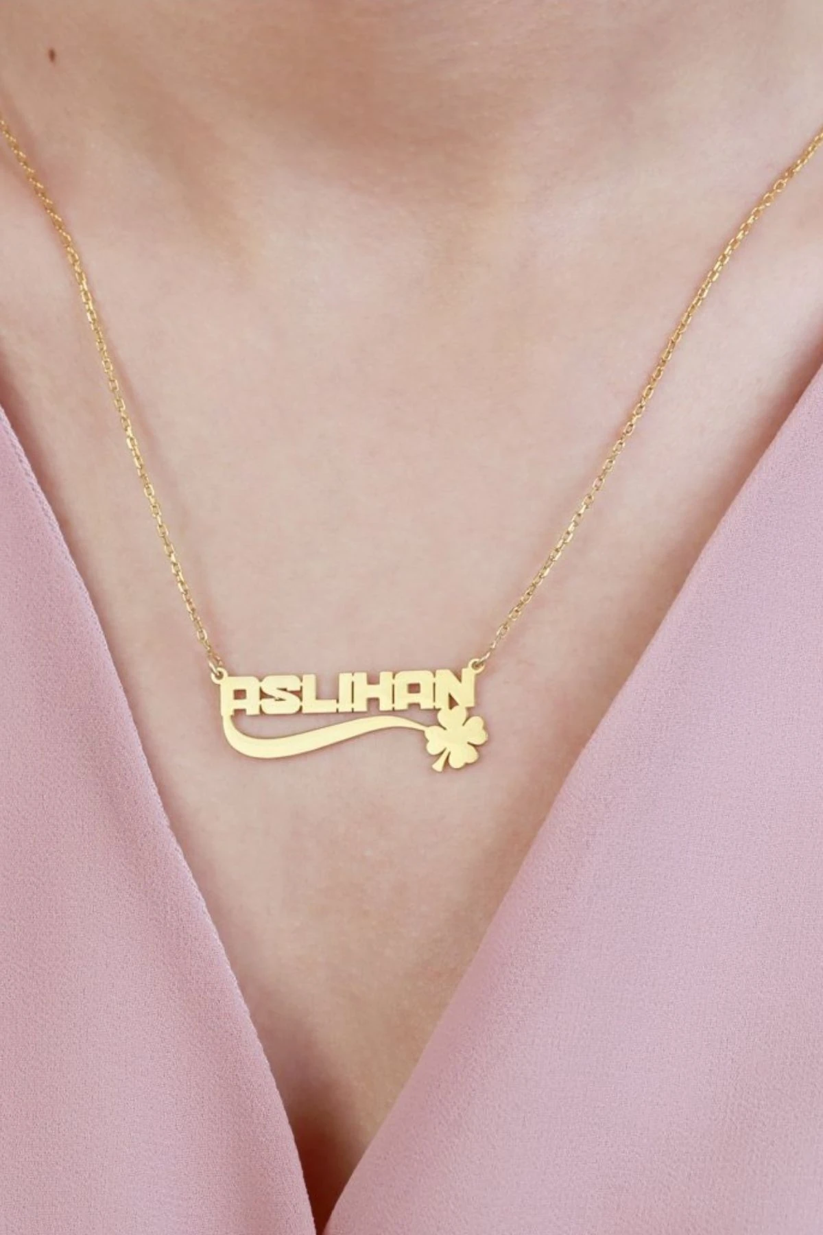 Gümüş Yoncalı Isimli Kolye