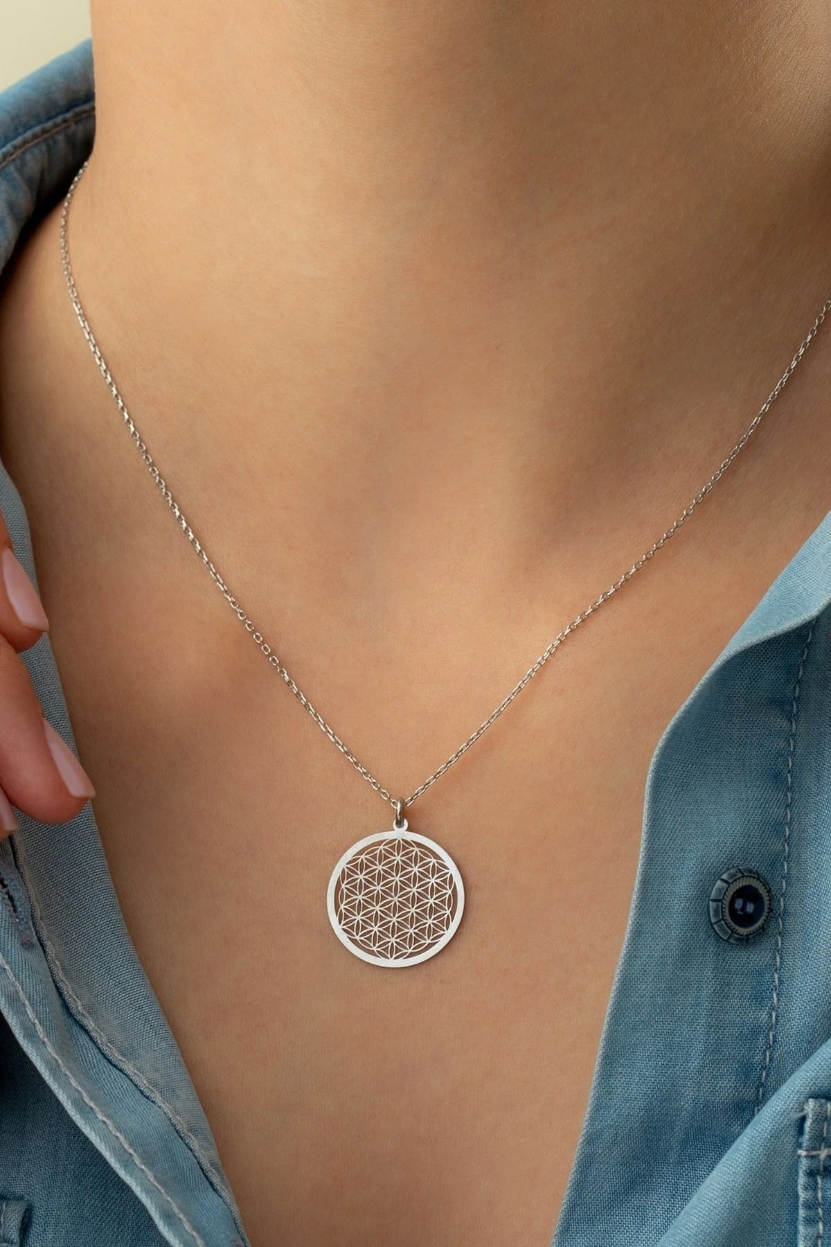 Gümüş Yaşam Çiçeği Kolye