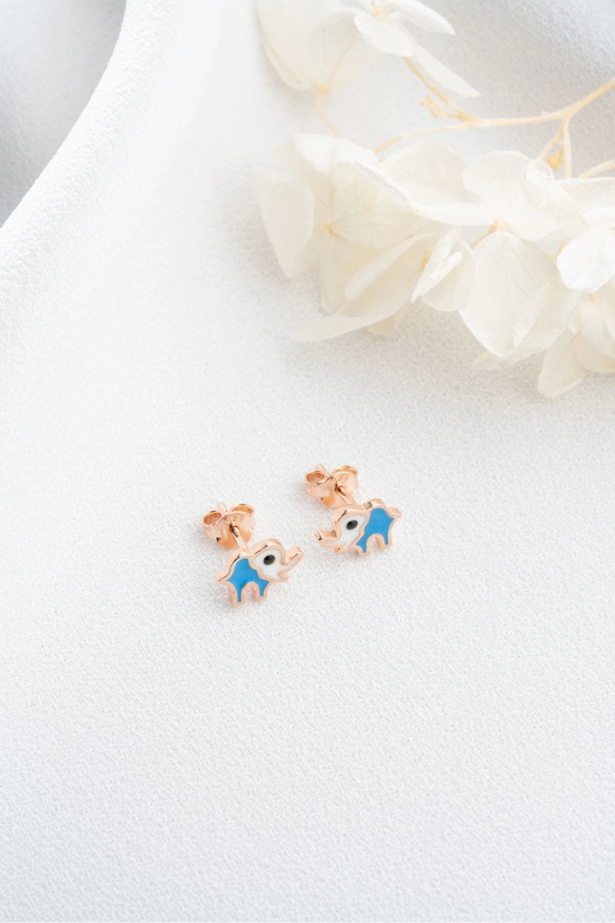 Gümüş Minik Fil Çivili Küpe