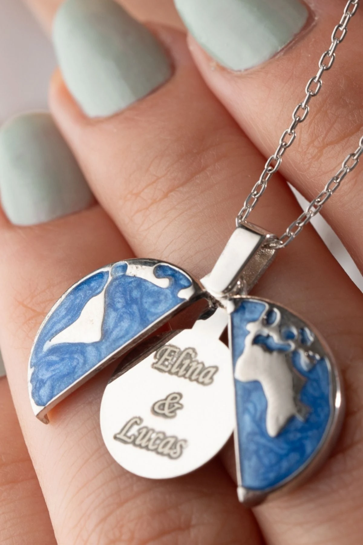 Gümüş Açılabilen İsimli Dünya Kolye