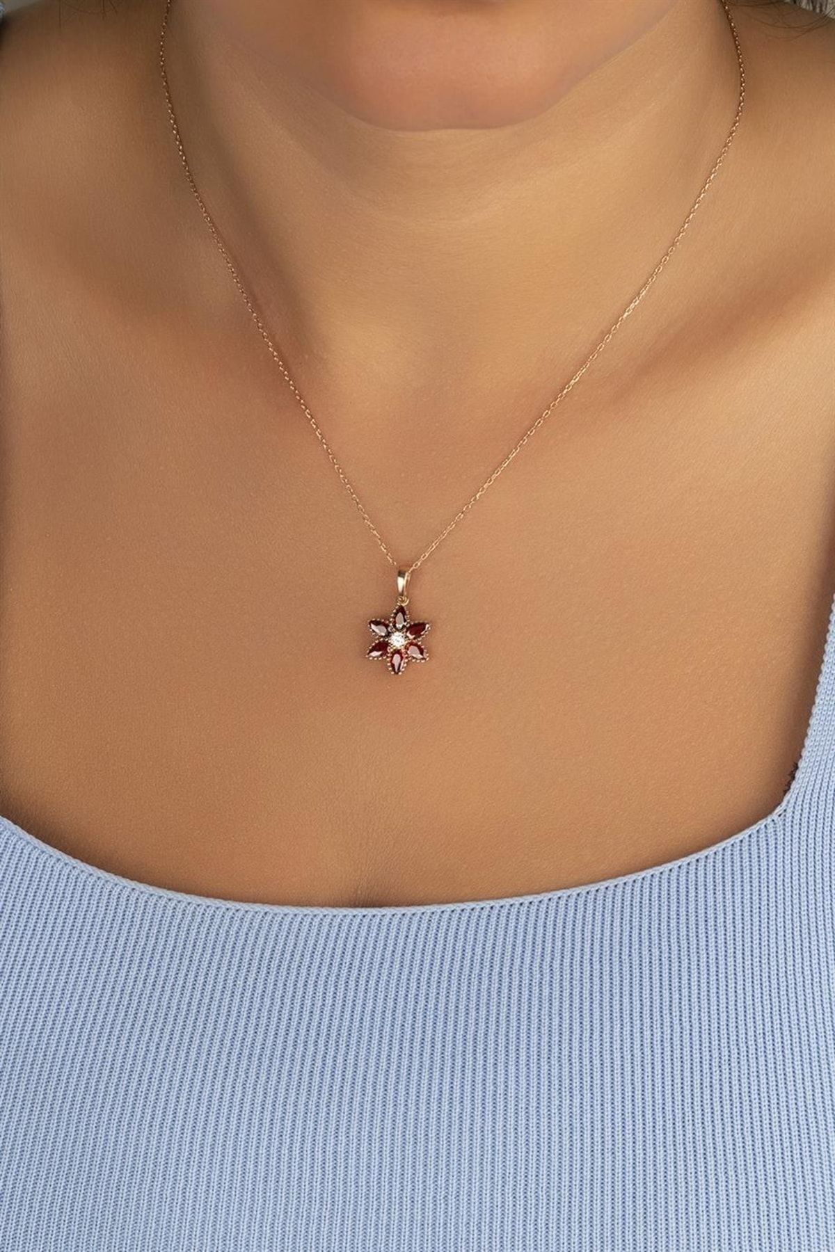 Gümüş Lotus Çiçeği Kolye