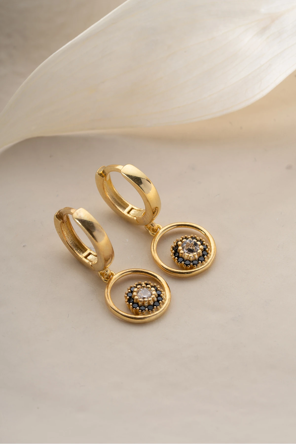 Gümüş Nazarlı Model Küpe