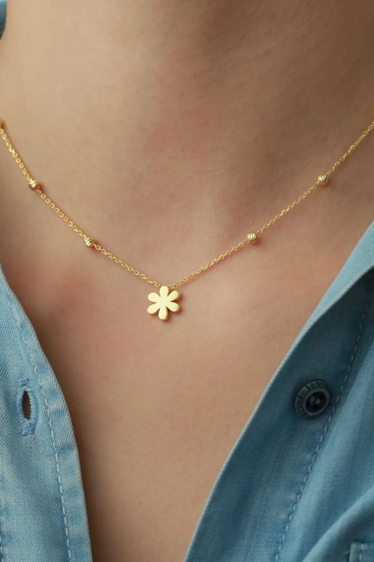 Gümüş Top Zincirli Çiçek Kolye