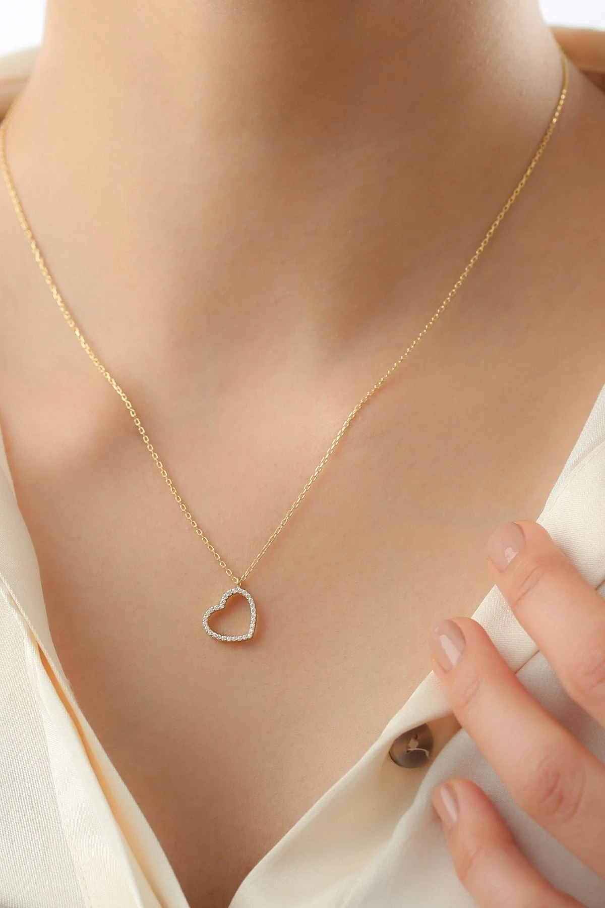 Gümüş Zirkon Taşlı Kalpli Kolye