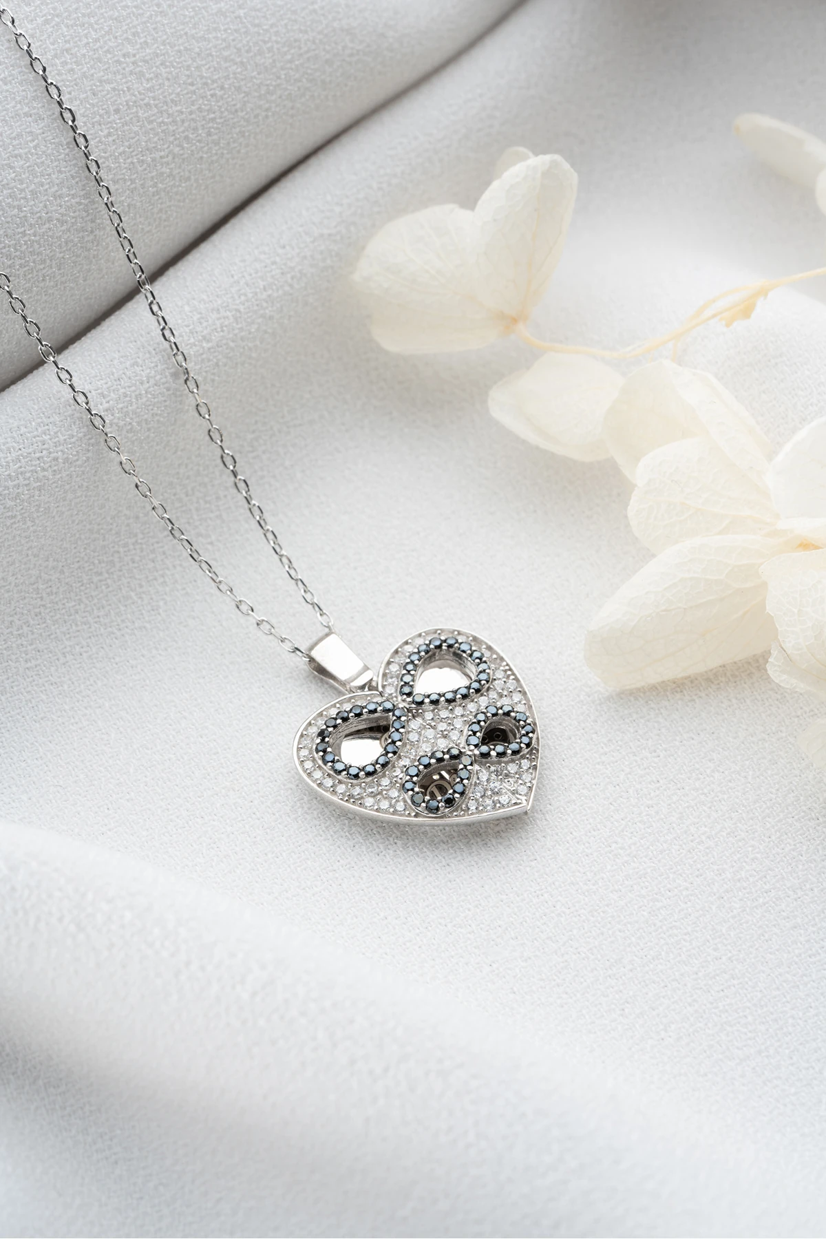 Gümüş Açılabilen İsimli Kalp Kolye