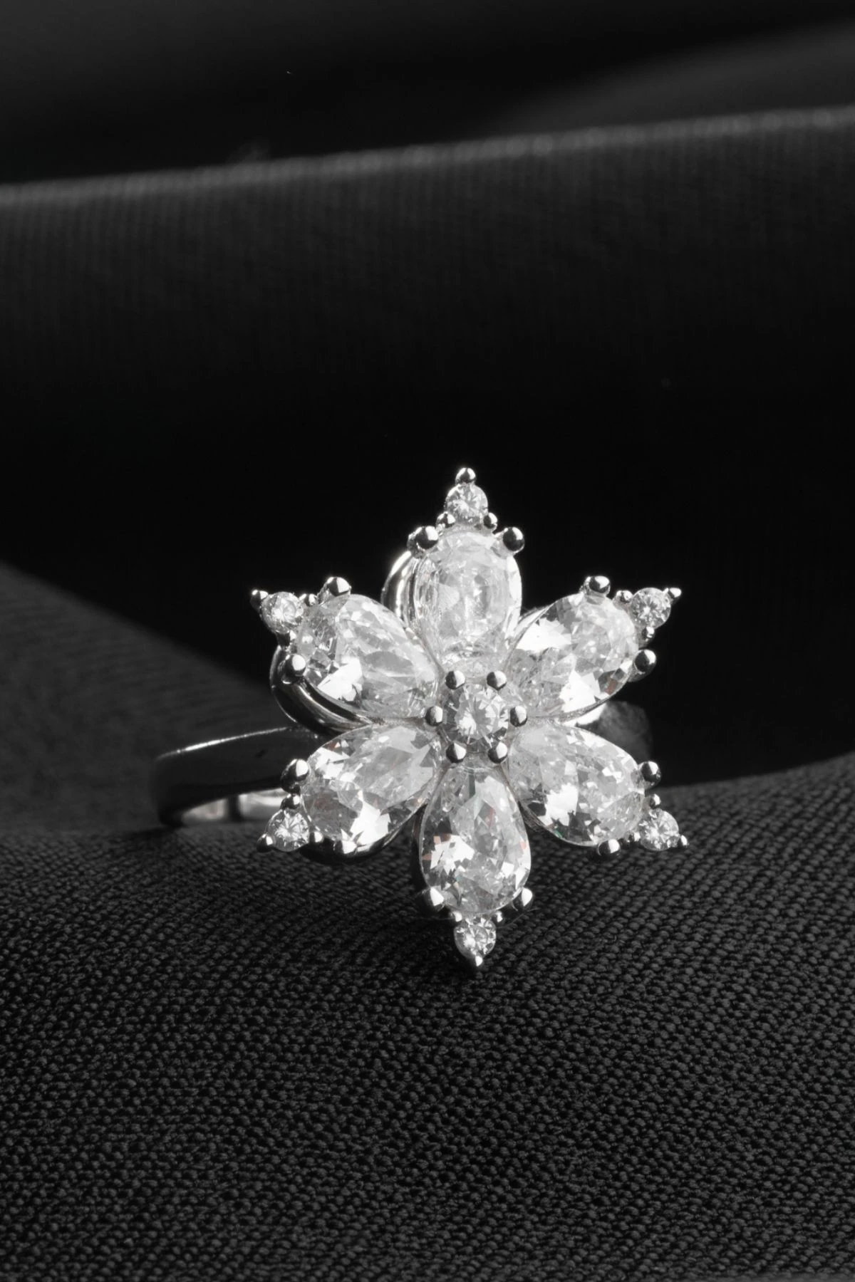 Dönen Lotus Çiçeği Gümüş Yüzük