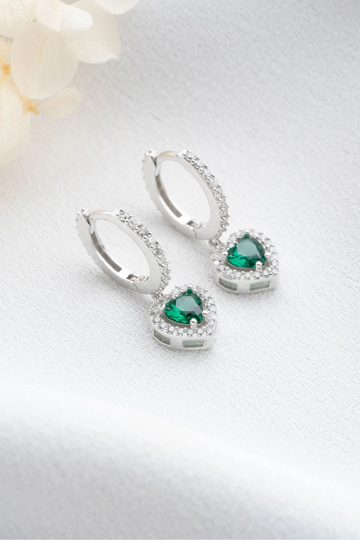 Gümüş Kalpli Halka Küpe