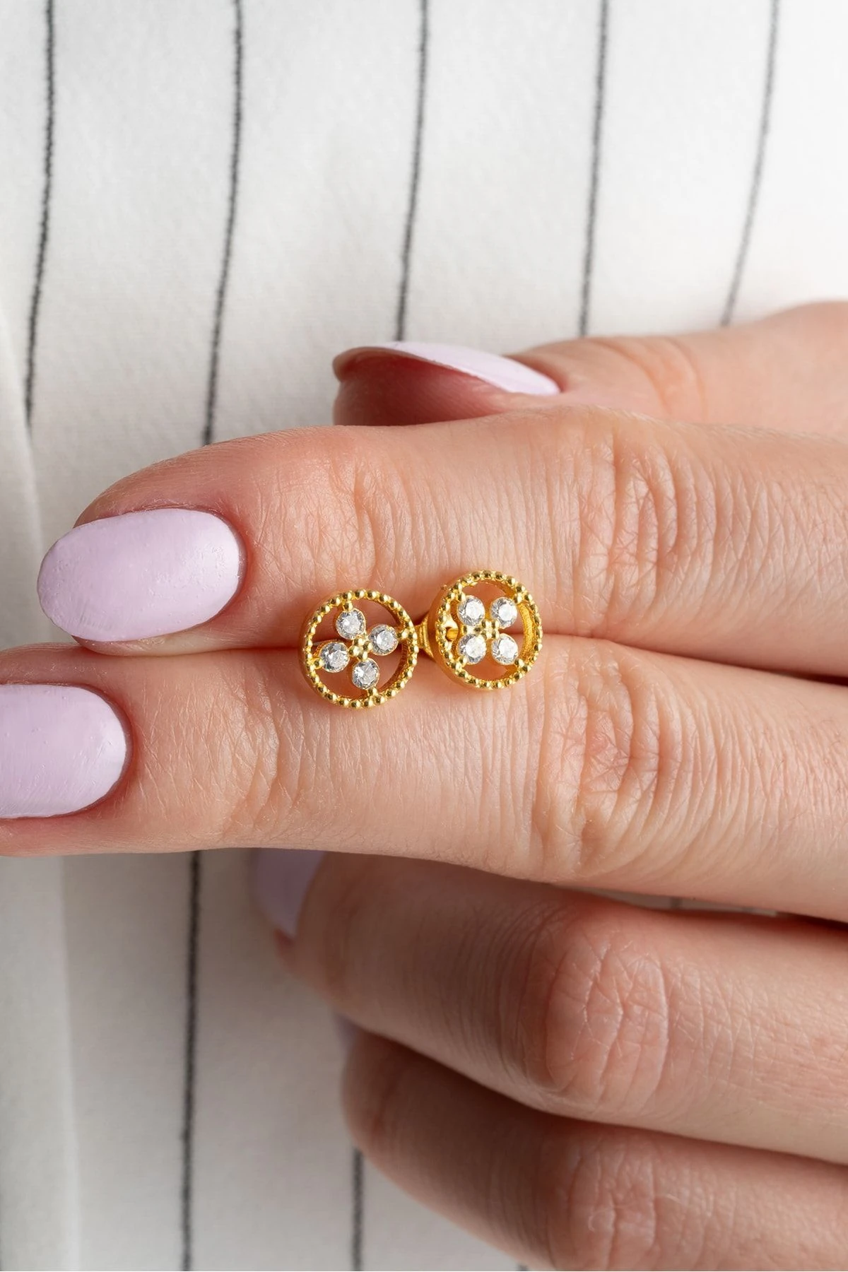 Gold Gümüş Çivili Küpe