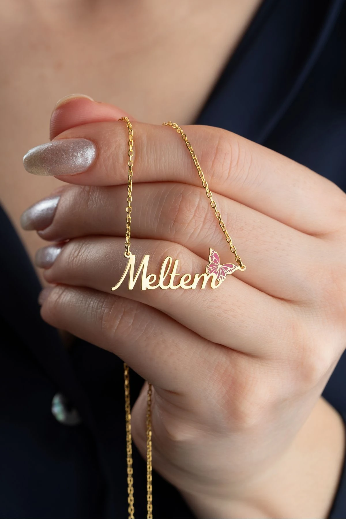 Gümüş İsimli Kelebek Kolye