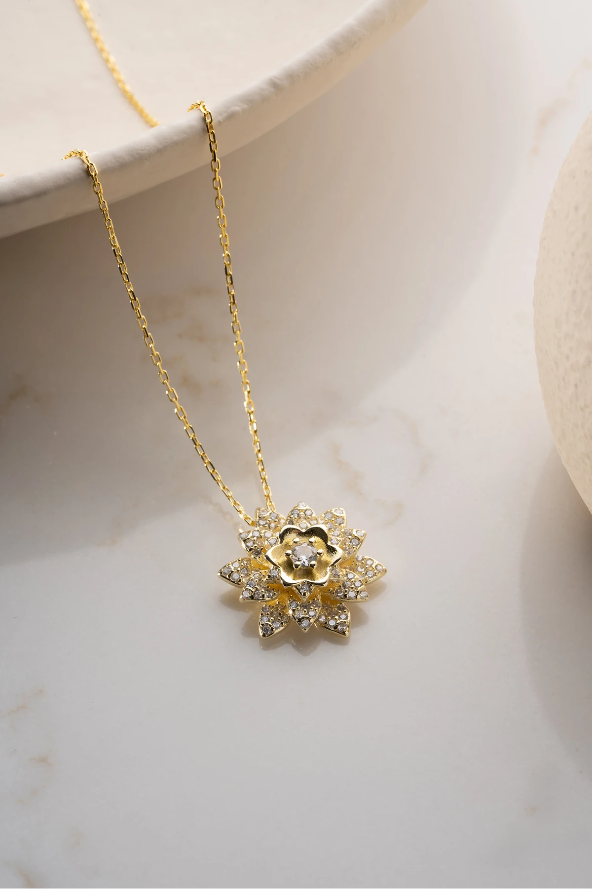 Gümüş Lotus Çiçeği Kolye