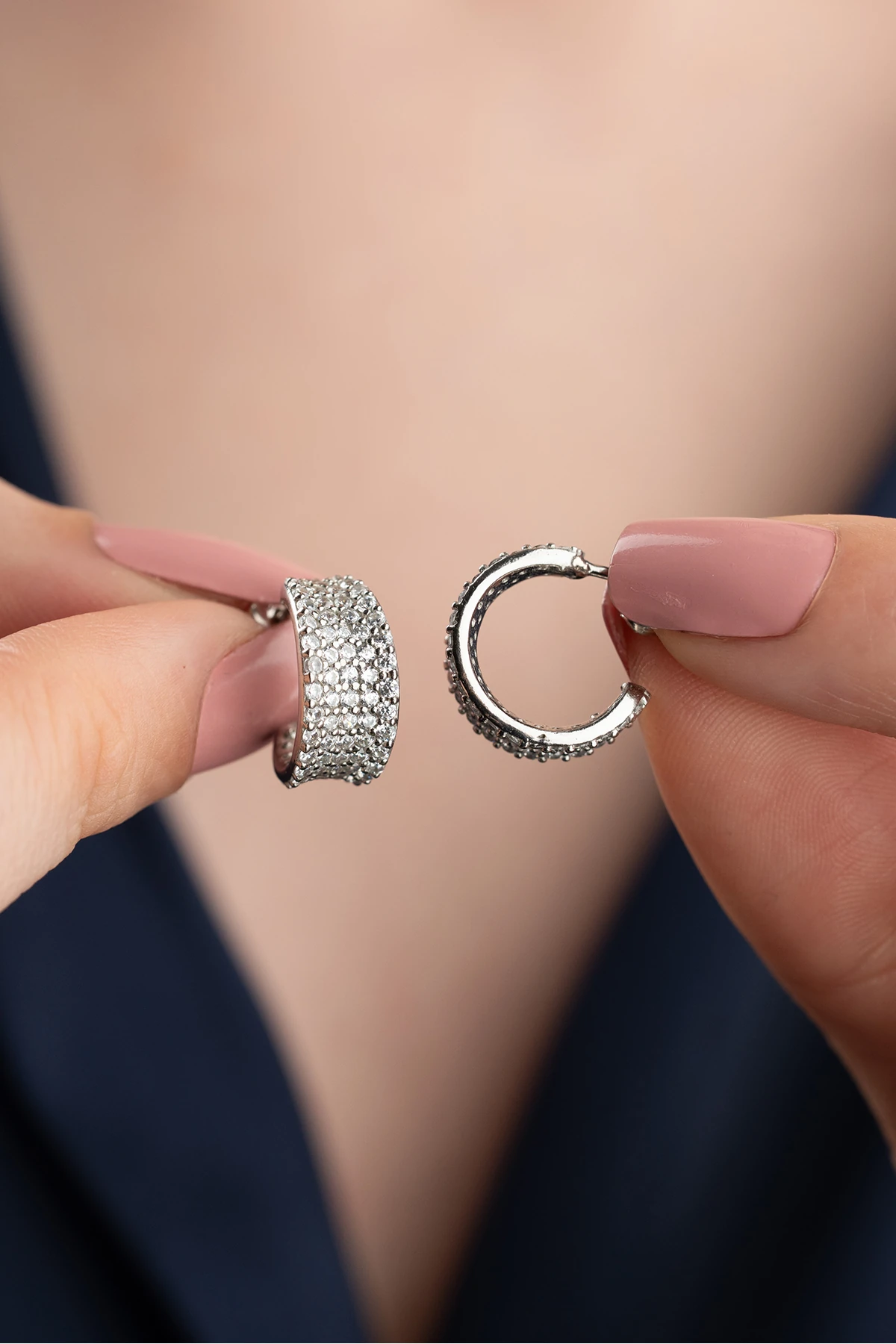 Gümüş Taşlı Halka Küpe