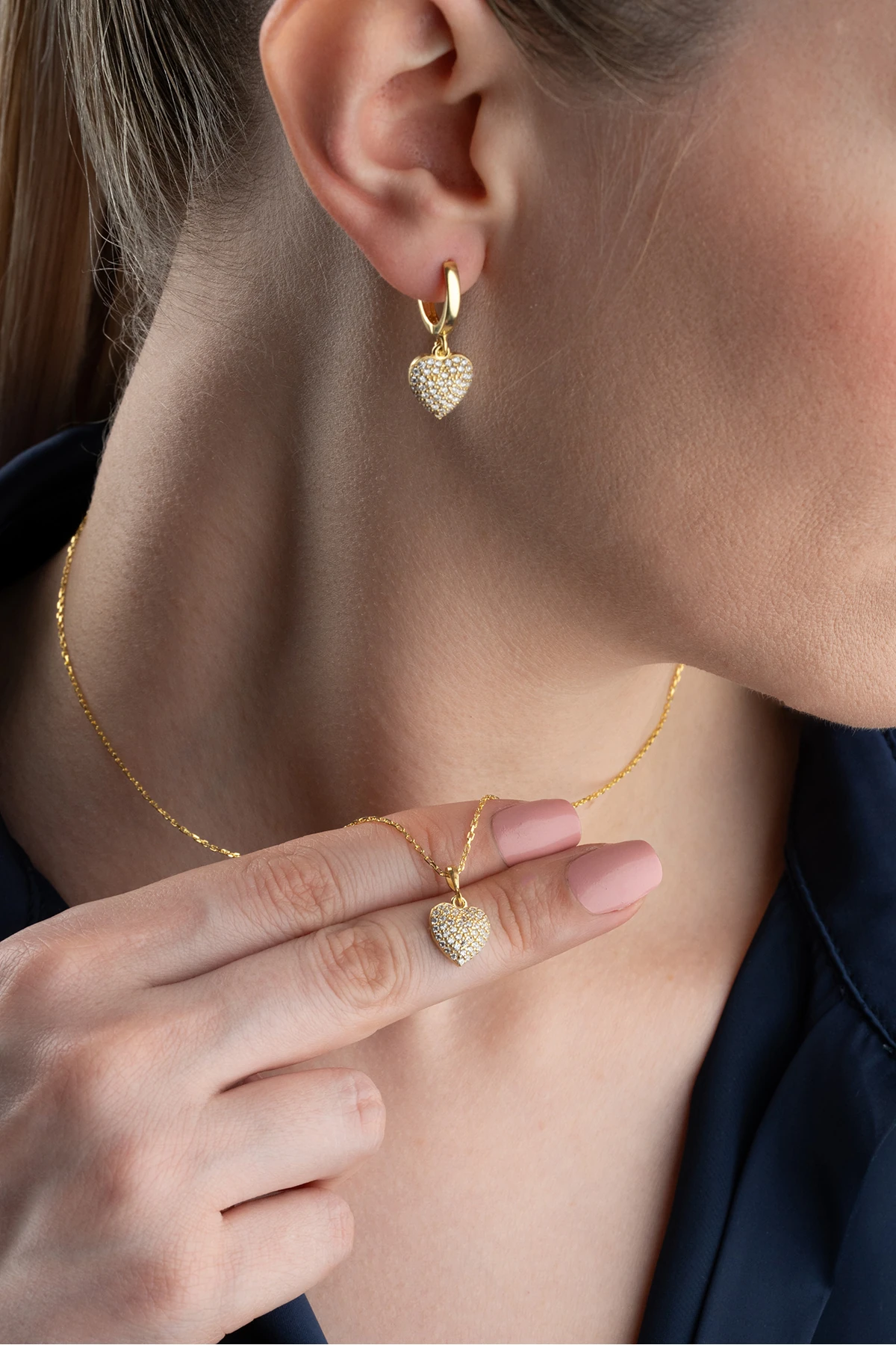 Gümüş Işıklı Kutuda Kalpli Takı Seti