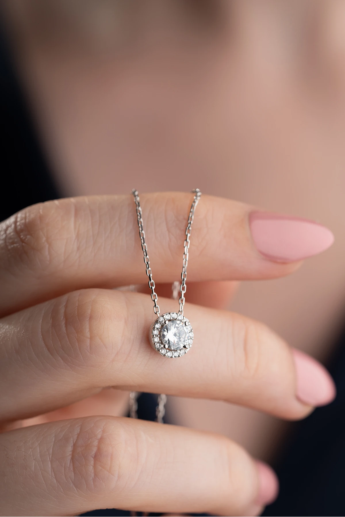 Gümüş Pırlanta Model Tektaş Kolye