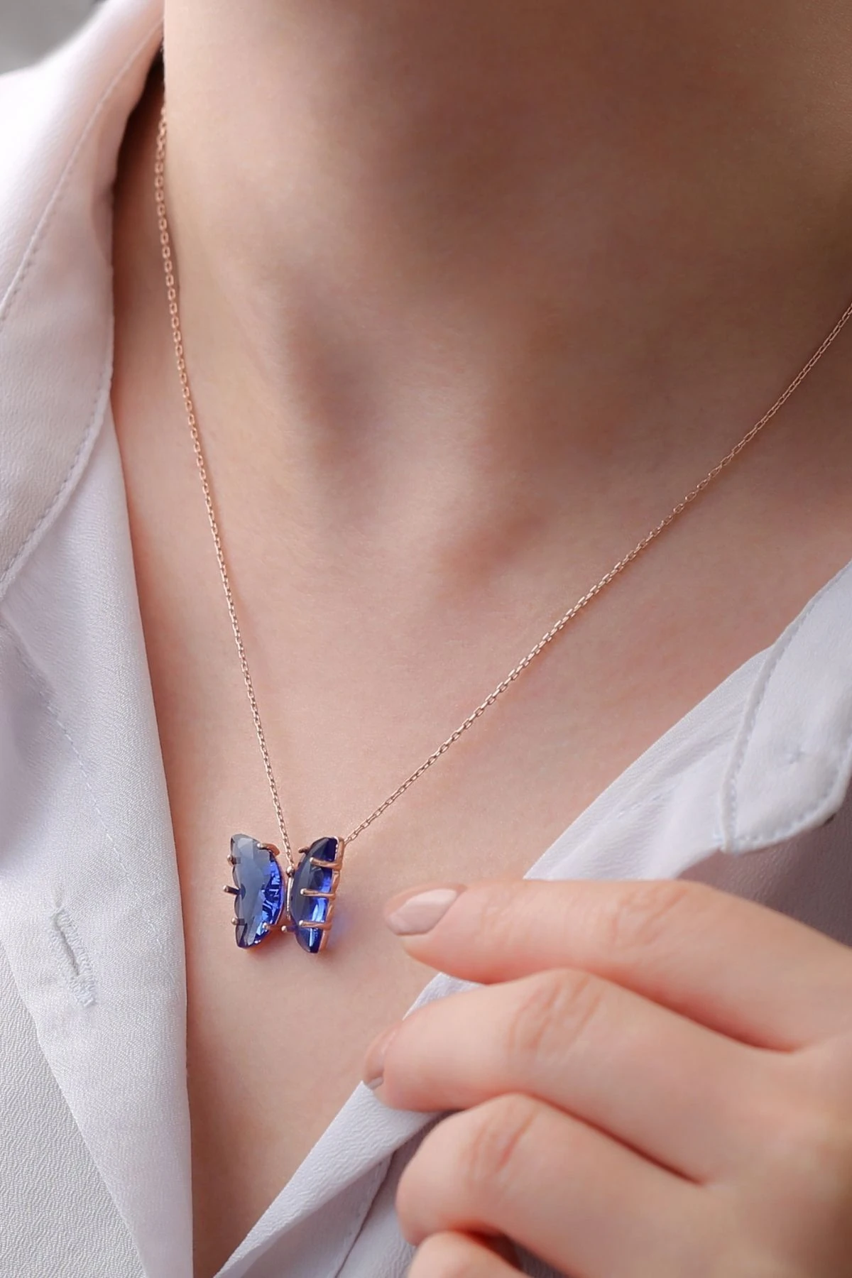 Gümüş Rose Lacivert Cam Kelebek Kolye