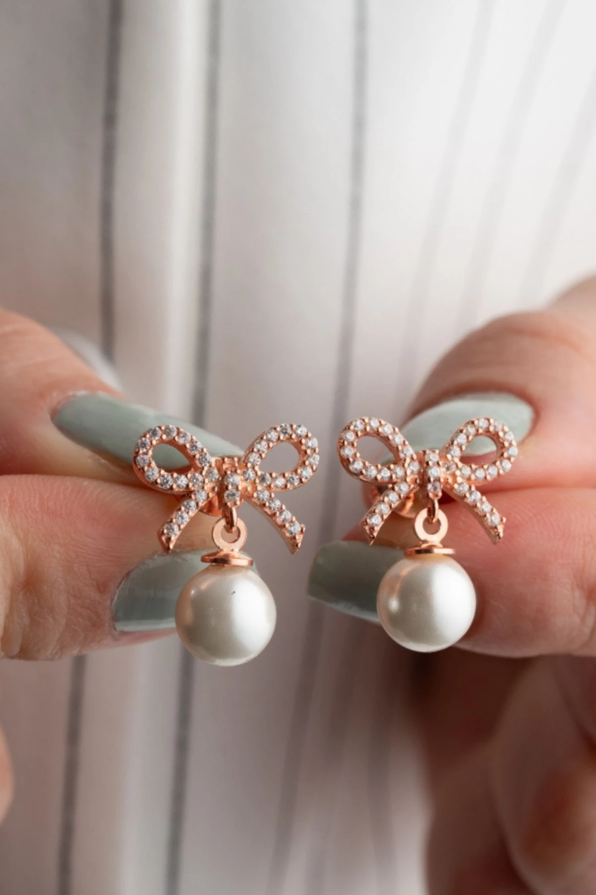 Gümüş Fiyonklu İnci Küpe