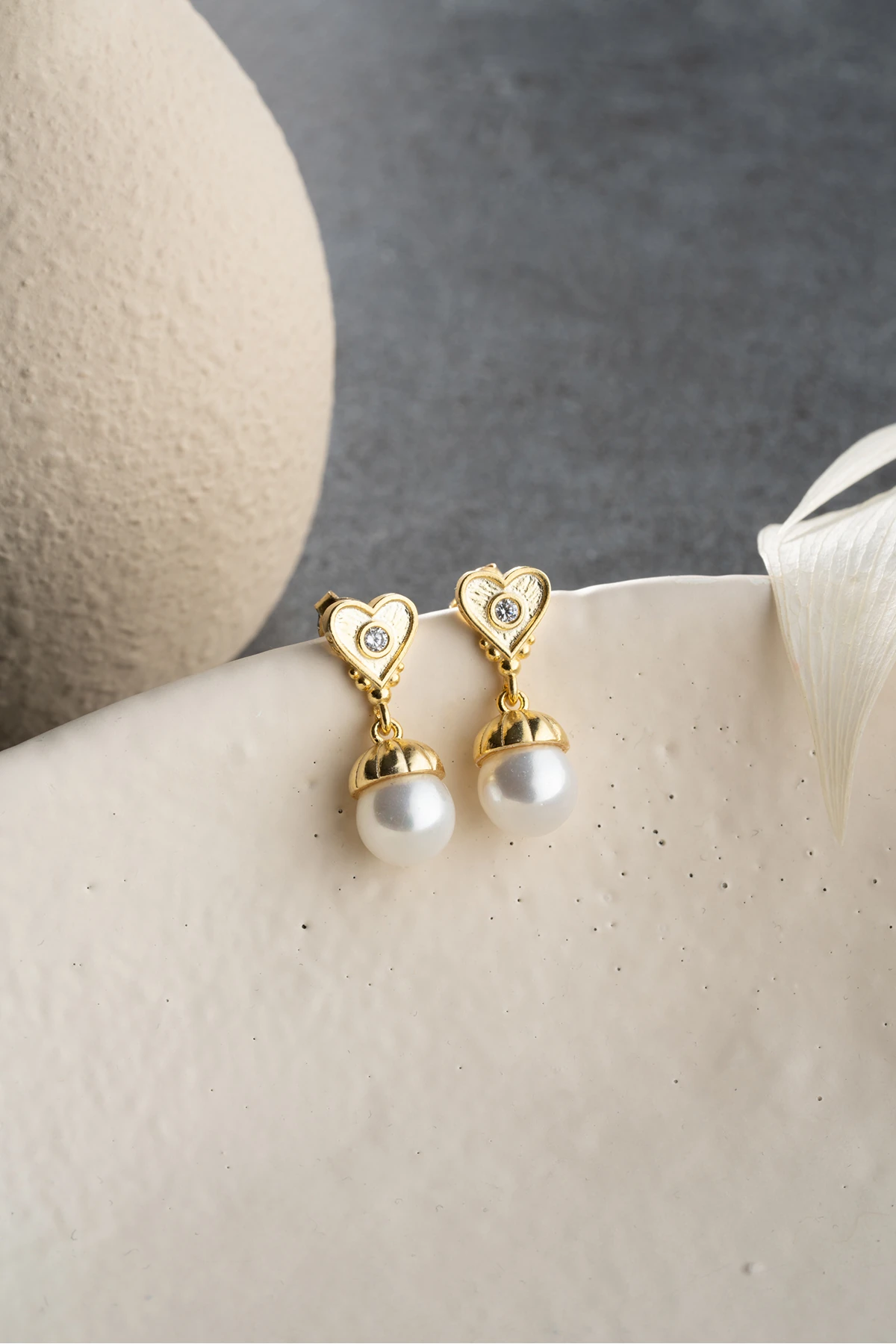 Gümüş incili Kalpli Gold Küpe