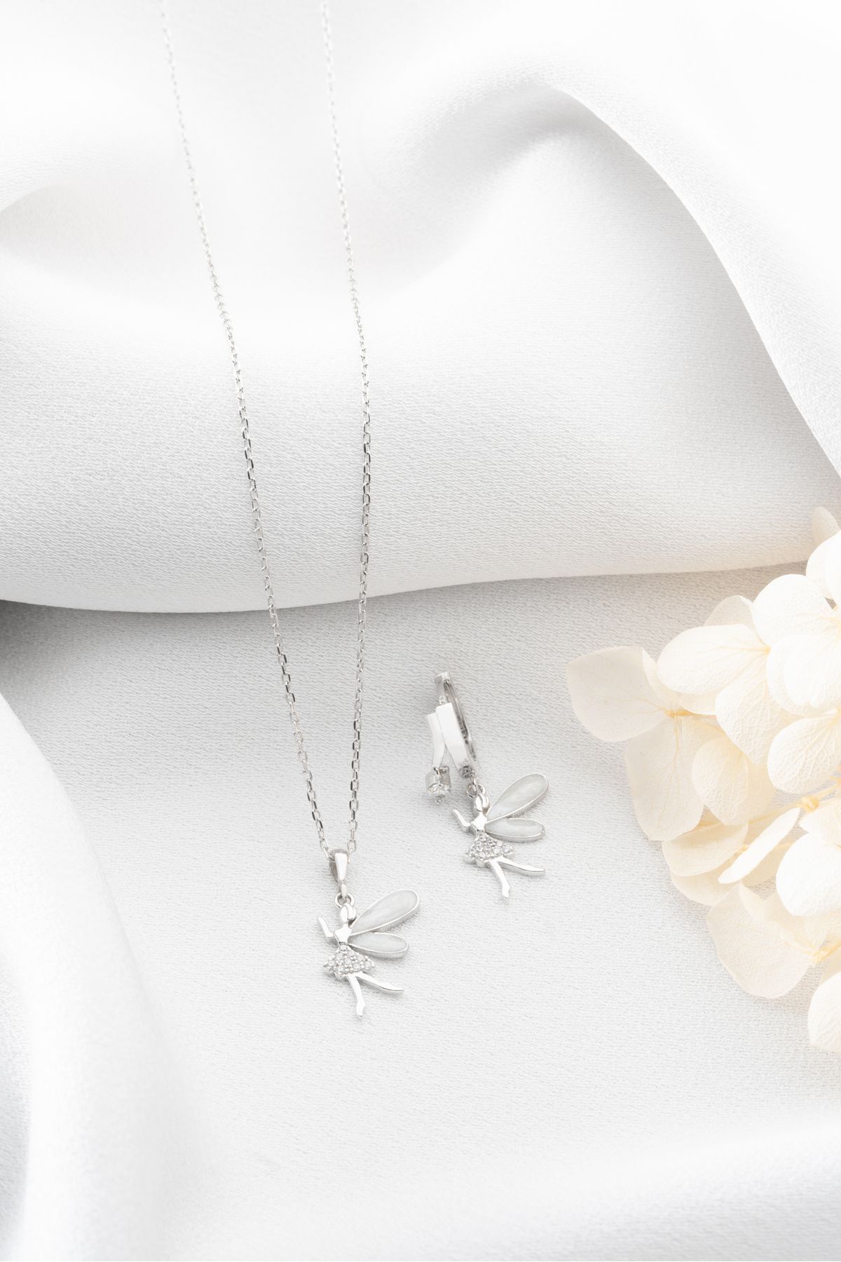 Gümüş Işıklı Kutuda Peri Kolye Küpe Seti