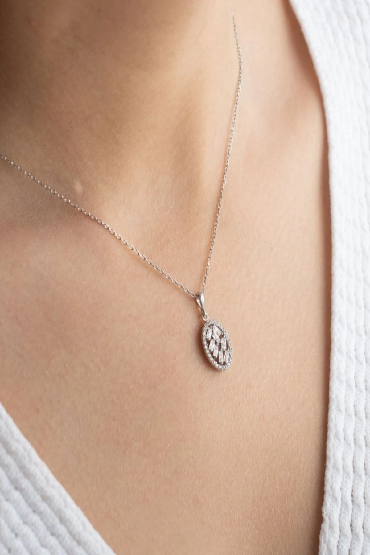 Gümüş Baget Taşlı Kolye