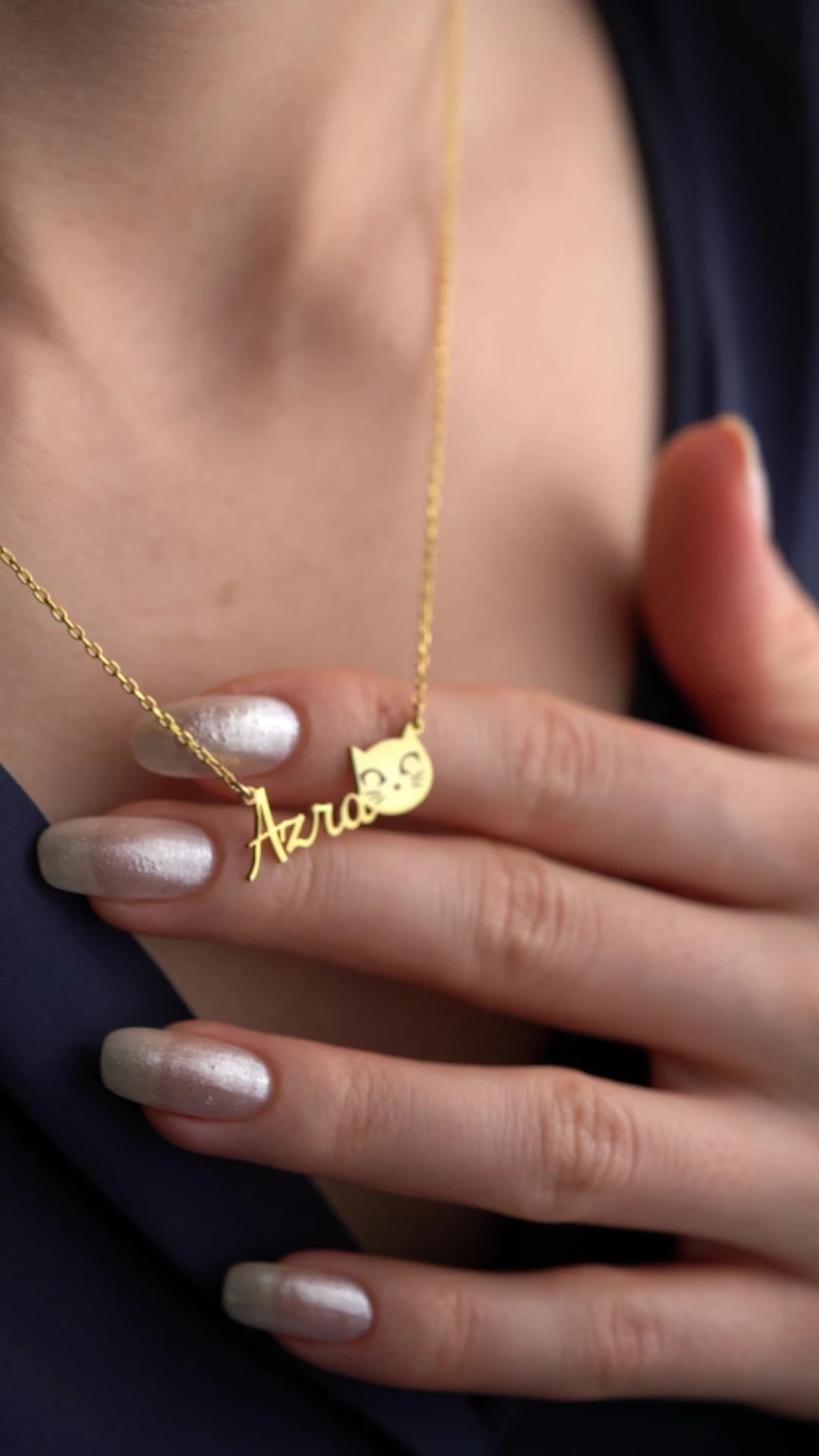 Gümüş İsimli Kedi Kolye